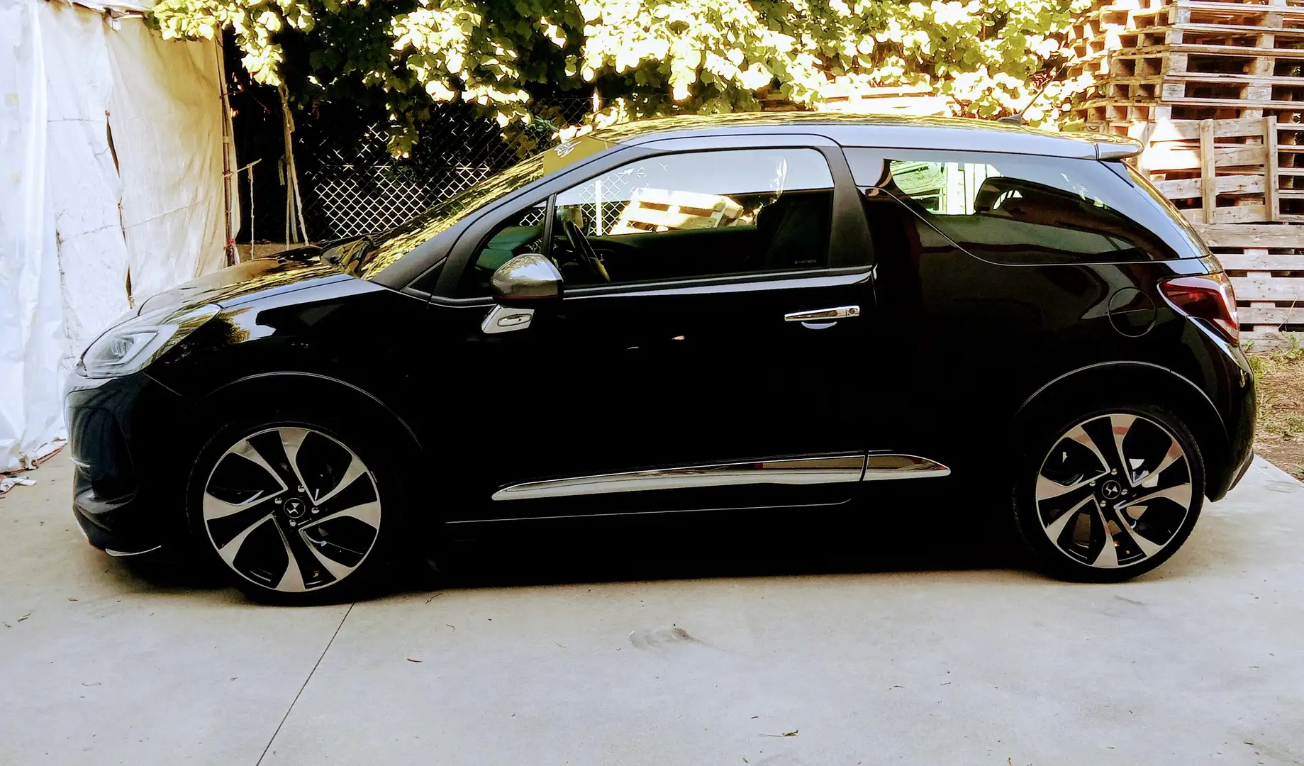 Citroen DS3 DS3 1.2 puretech (vti) So Chic 82cv Nero - 1