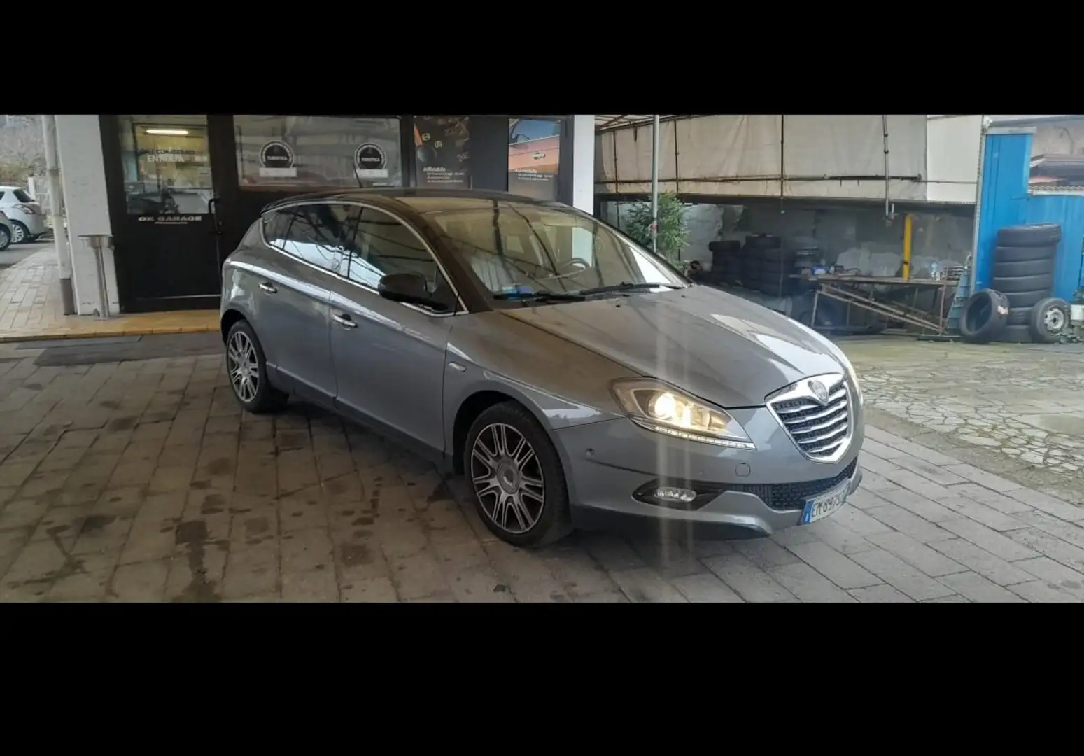 Lancia Delta 1.8 DI TURBO tjt  PLATINO 200cv sportronic Šedá - 1