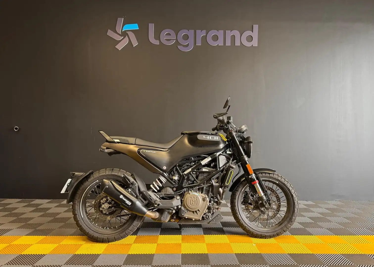 Husqvarna Svartpilen Fekete - 2