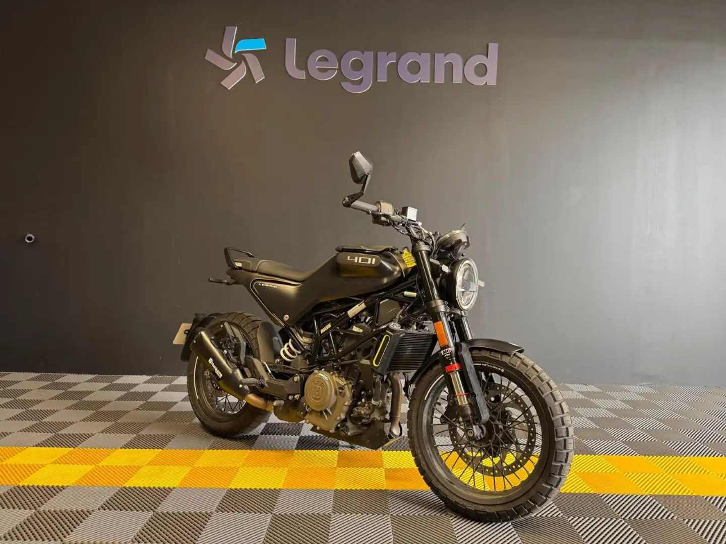 Husqvarna Svartpilen Fekete - 1