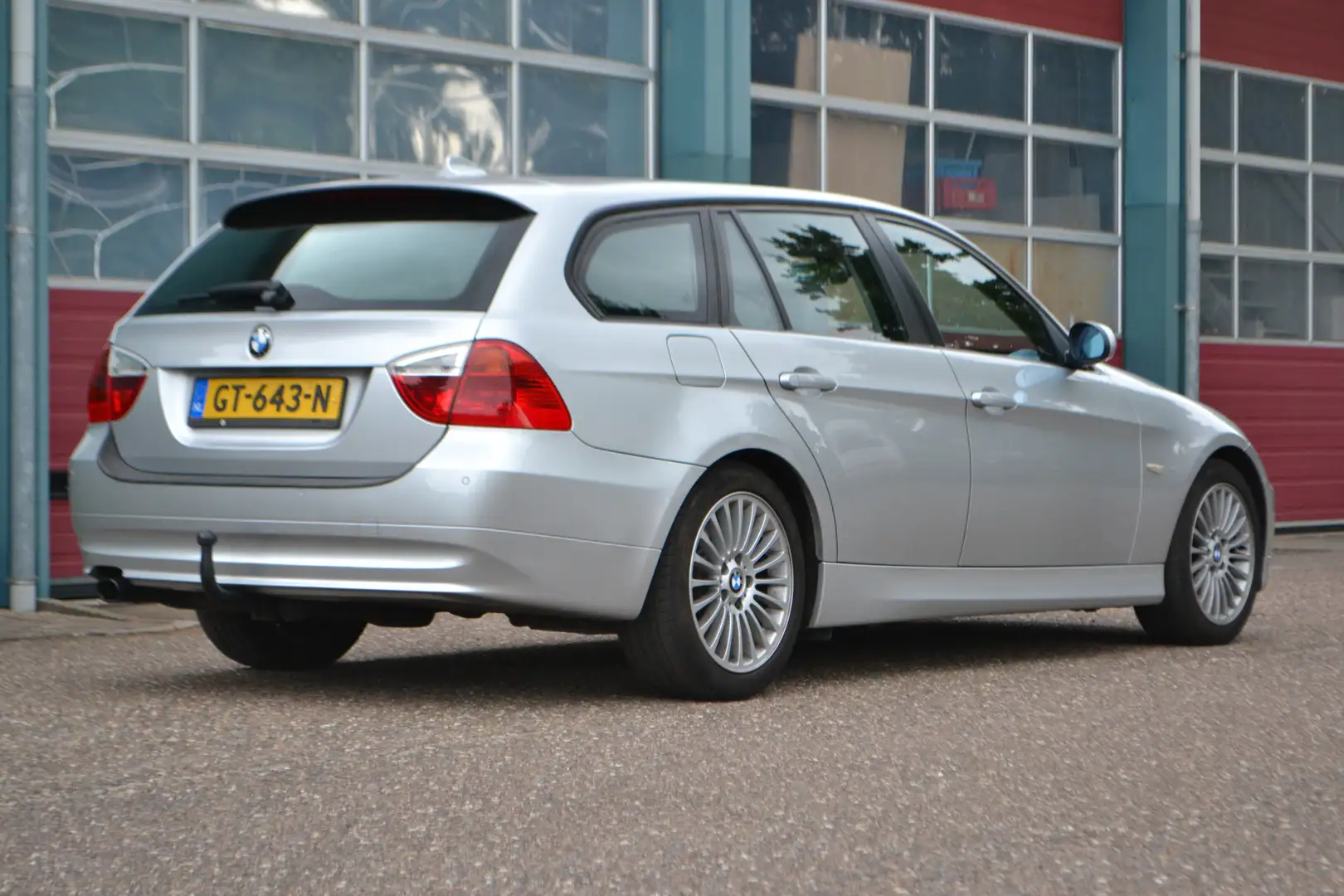 BMW 320 3-serie Touring 320i AUTOMAAT Grijs - 2