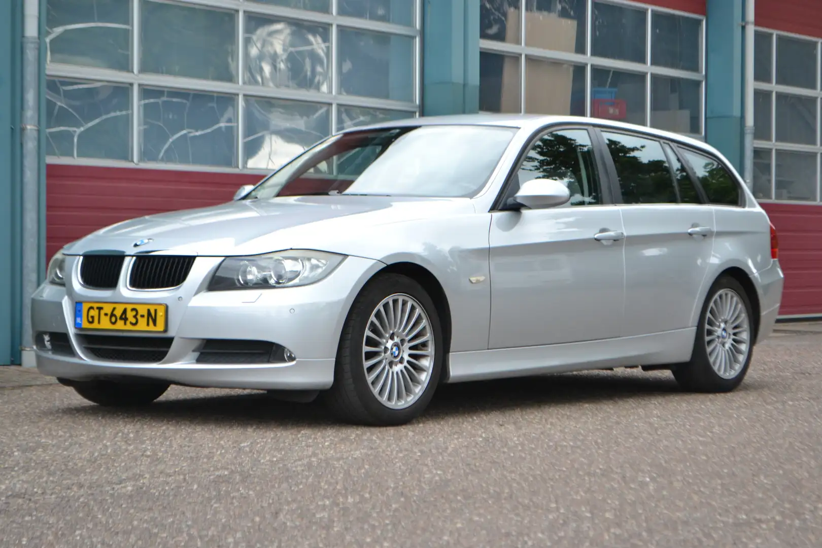BMW 320 3-serie Touring 320i AUTOMAAT Grijs - 1
