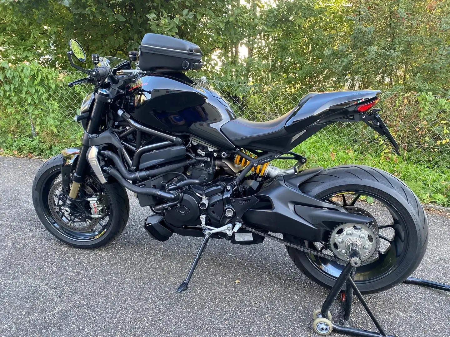 Ducati Monster 1200 R Schwarz - 2