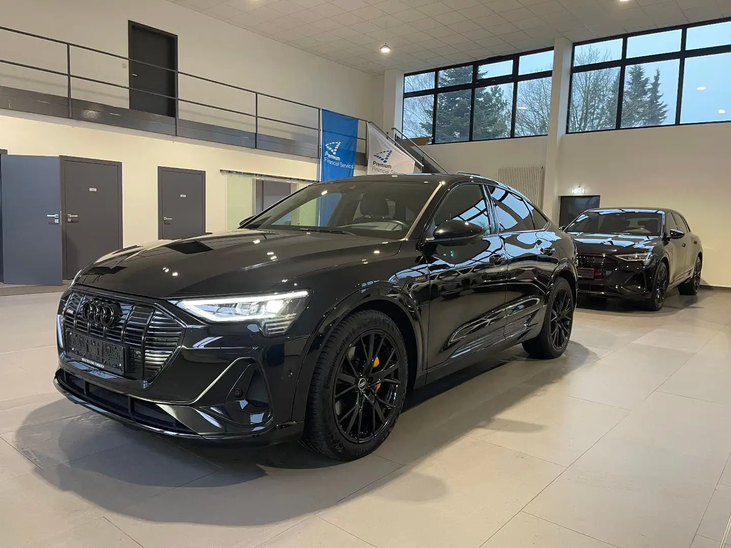 Audi e-tron Sportb. 55 S-Line Black Edition PANO/AHK Schwarz - 1