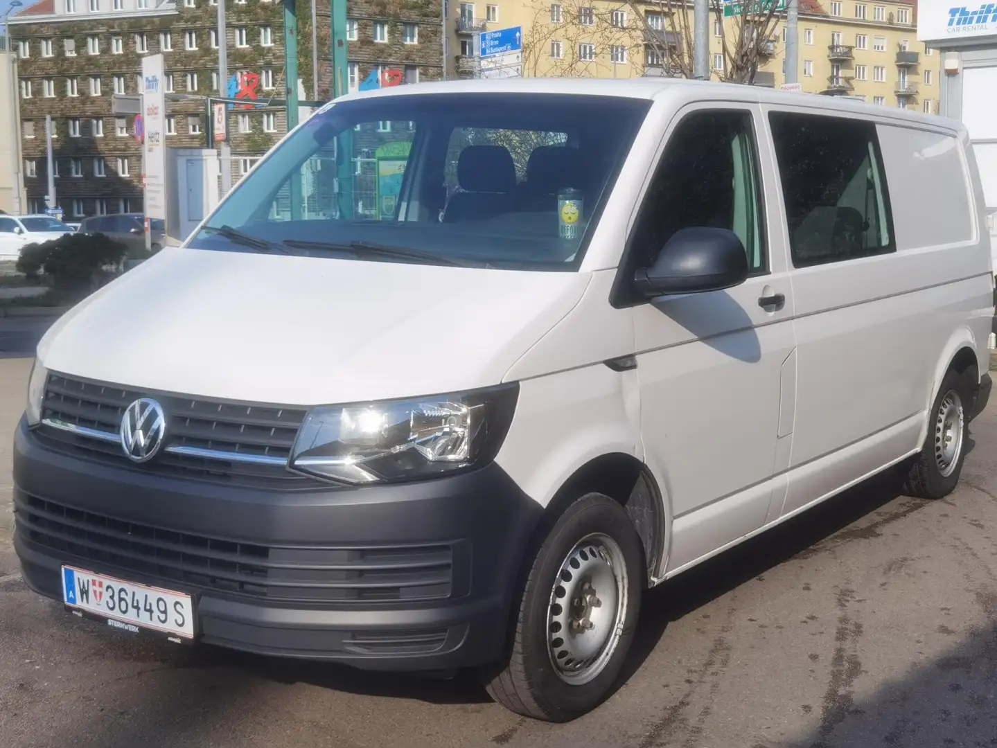 Volkswagen T6 Transporter Langer Radstand Halbkasten Transporter / Kastenwagen Weiß - 1