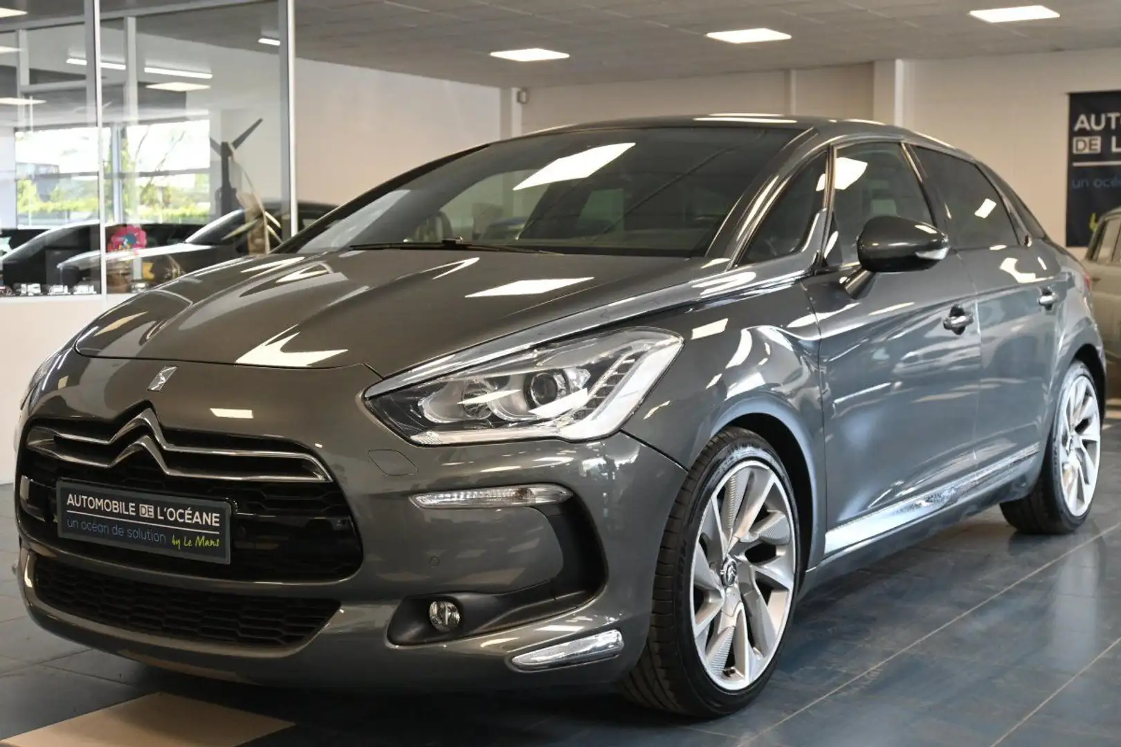 Citroen DS5 THP 200 Sport Chic Gris - 1