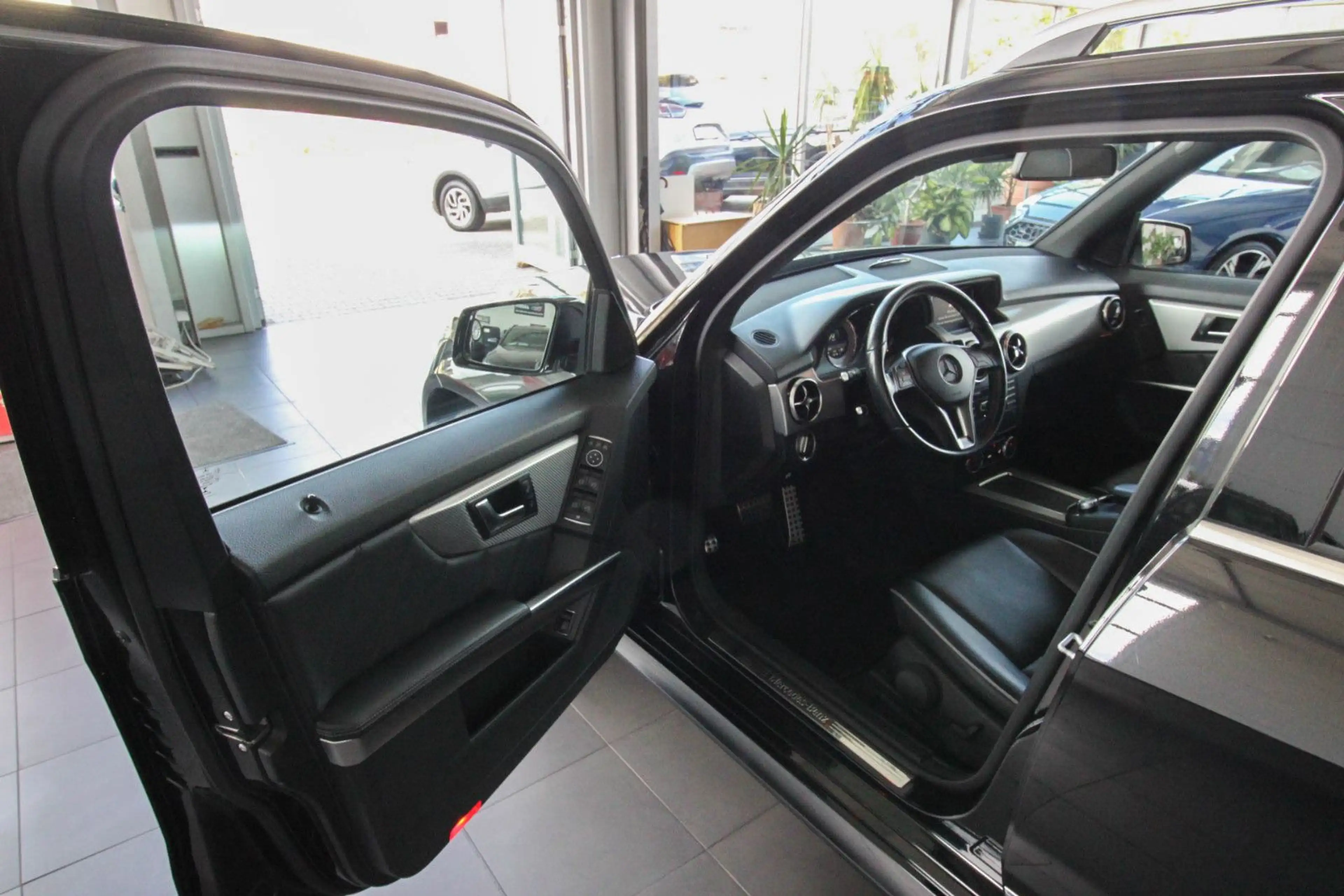 Mercedes-Benz GLK 350 4Matic AMG Sport Line/Leder/Pano/360° — photo 13