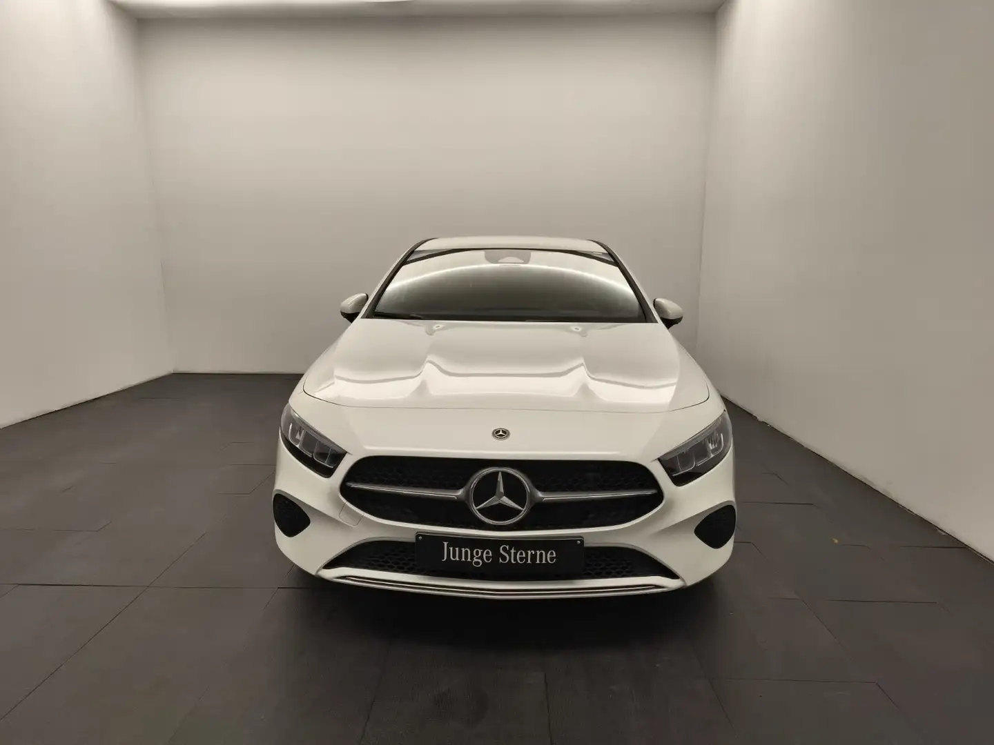 Mercedes-Benz A 180 A 180d Progressive Advanced RüCam Carplay DAB LED Weiß - 2