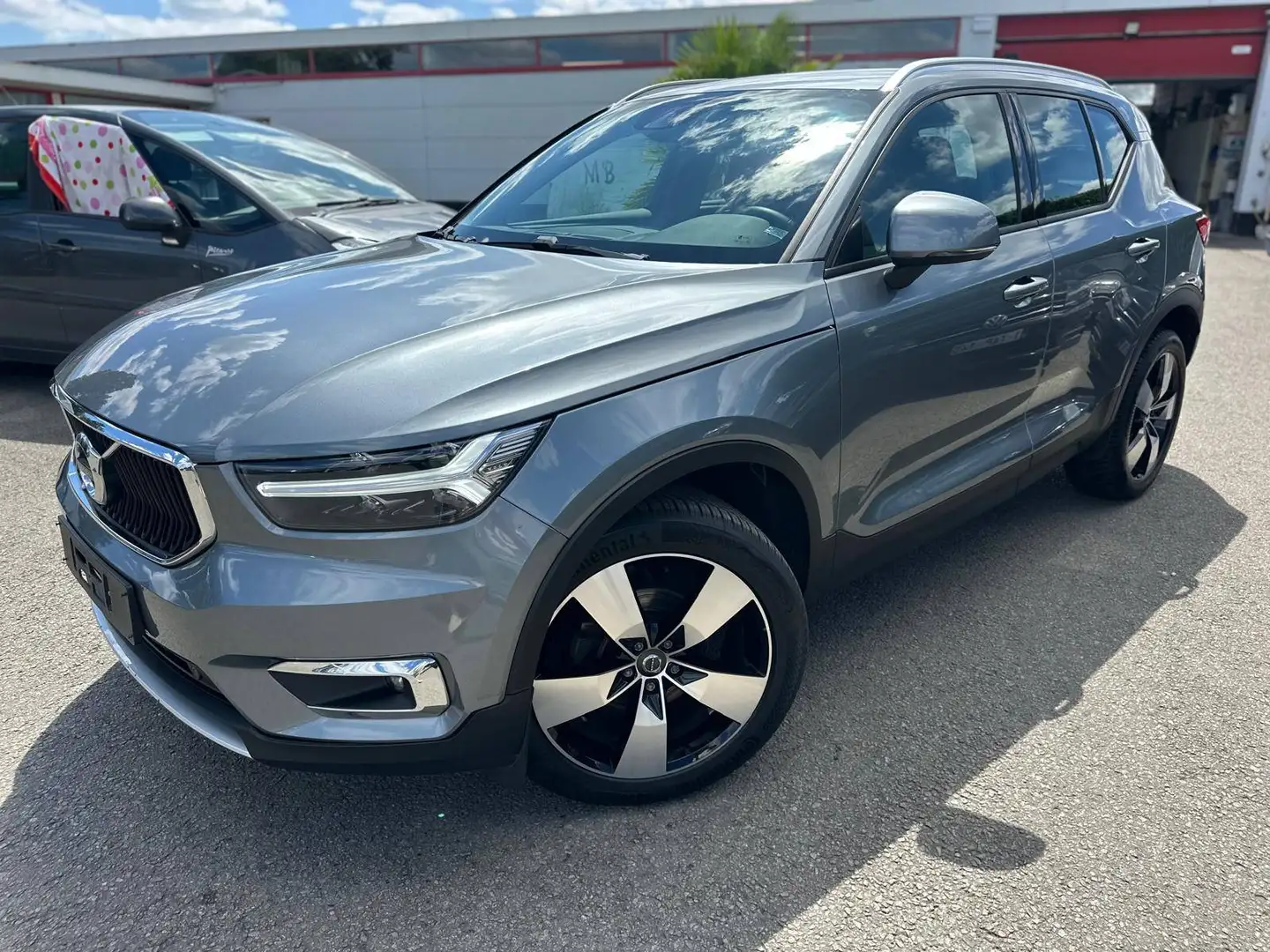 VOLVO Xc40
