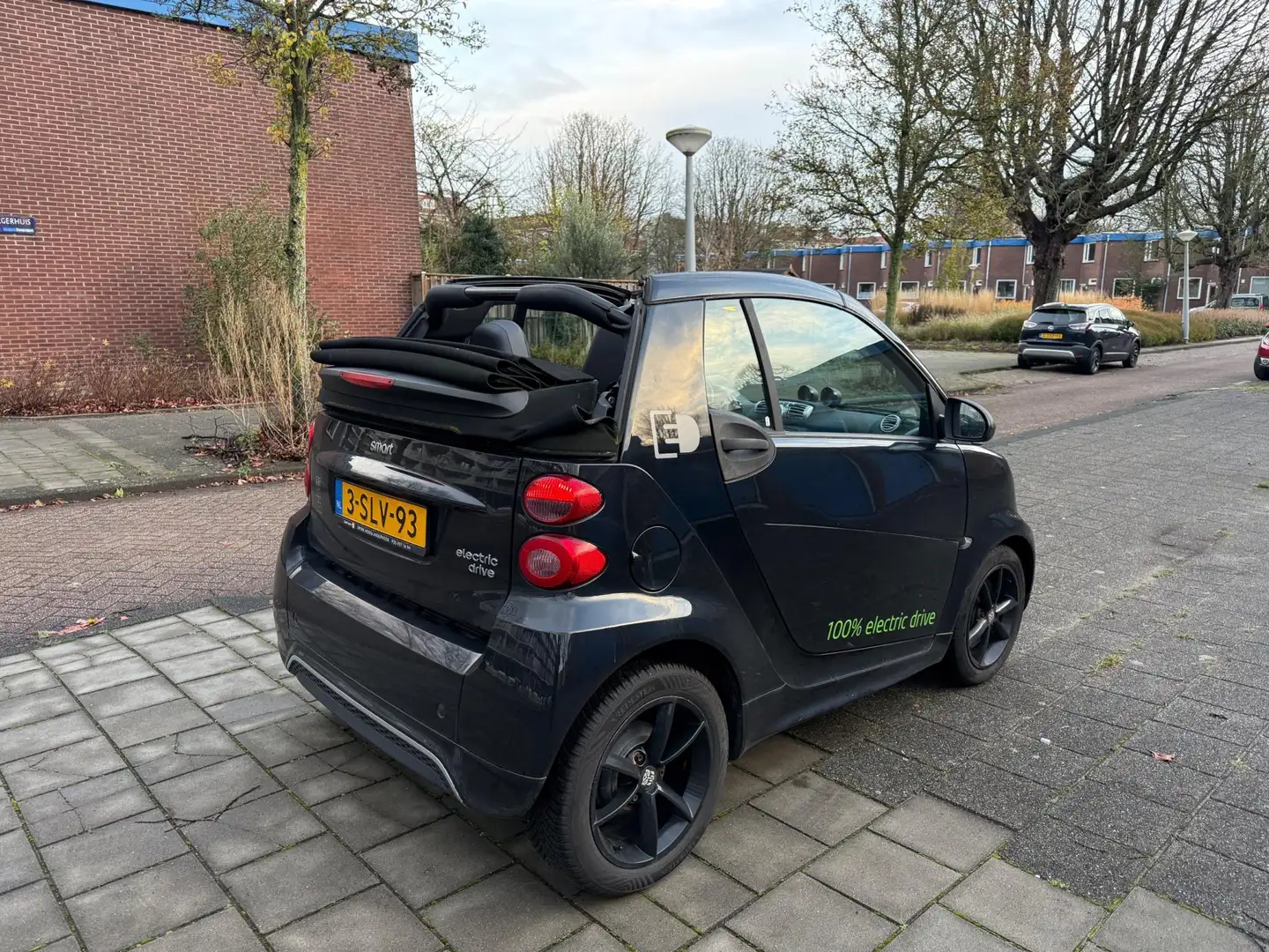 smart forTwo Cabrio Electric drive BRABUS 18 kWh Black Edition Zwart - 2