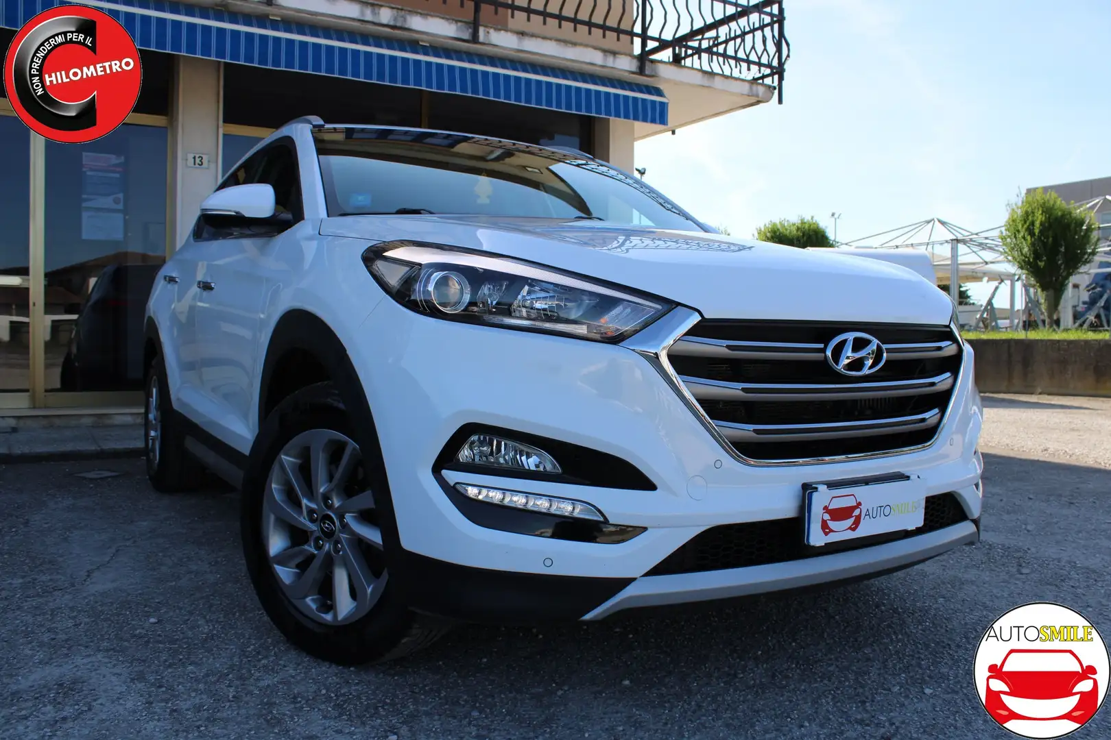 Hyundai TUCSON 1.7 crdi Xpossible 2wd 115cv SEDILI RISCALDATI Blanco - 1