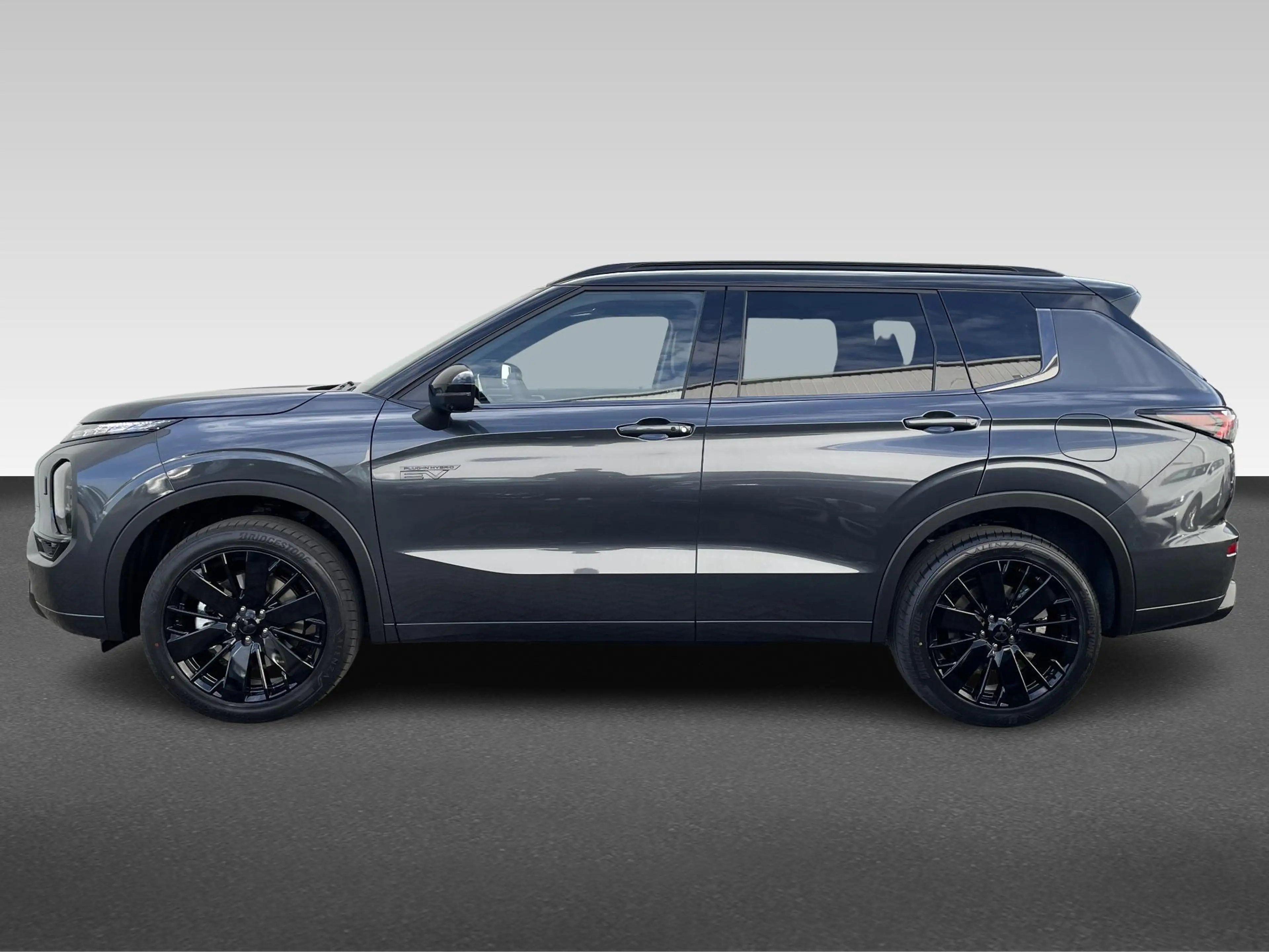 Mitsubishi Outlander 2.4 PHEV Black Edition Registratiekorting € 7.000, — photo 2