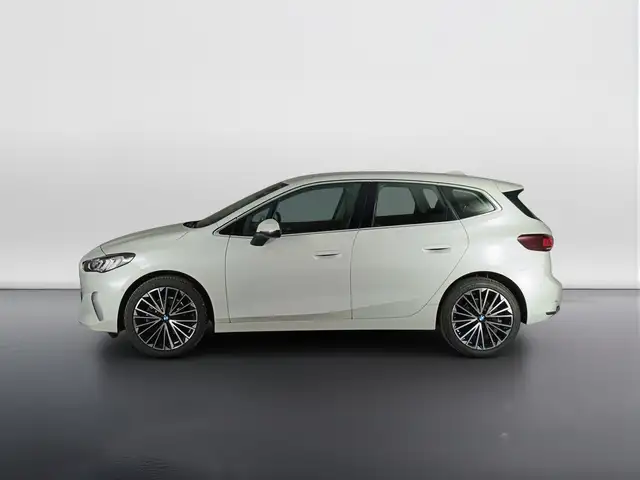 BMW 2 Series view 3