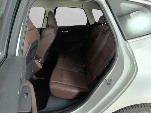 BMW 2 Series view 9