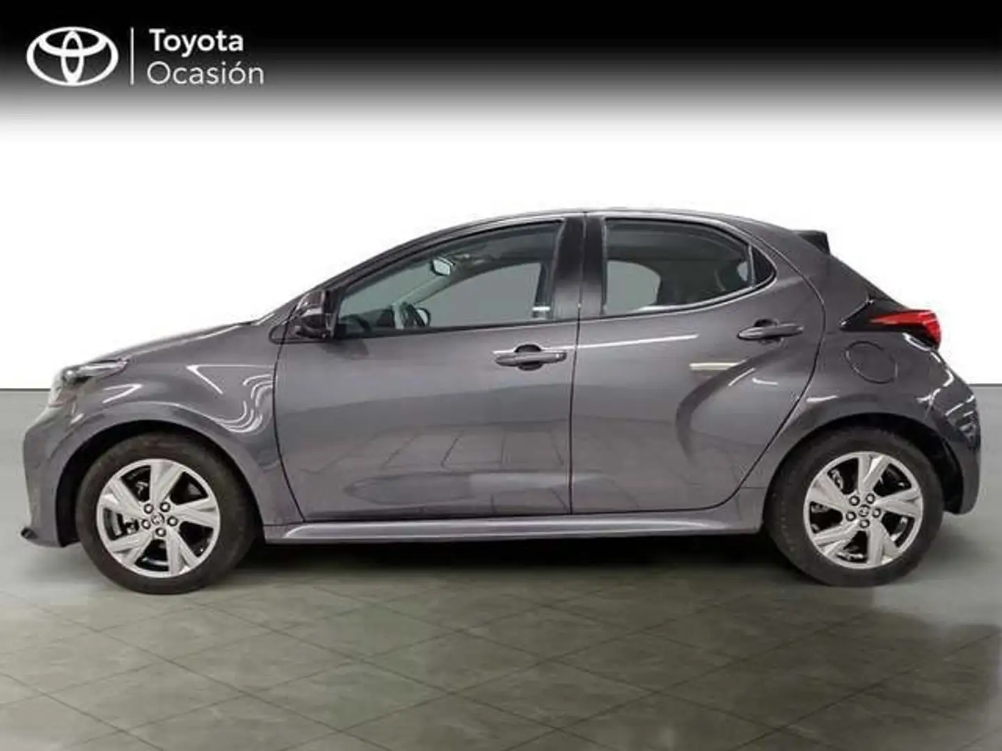 Toyota Yaris 120H 1.5 Active Plus Gris - 2