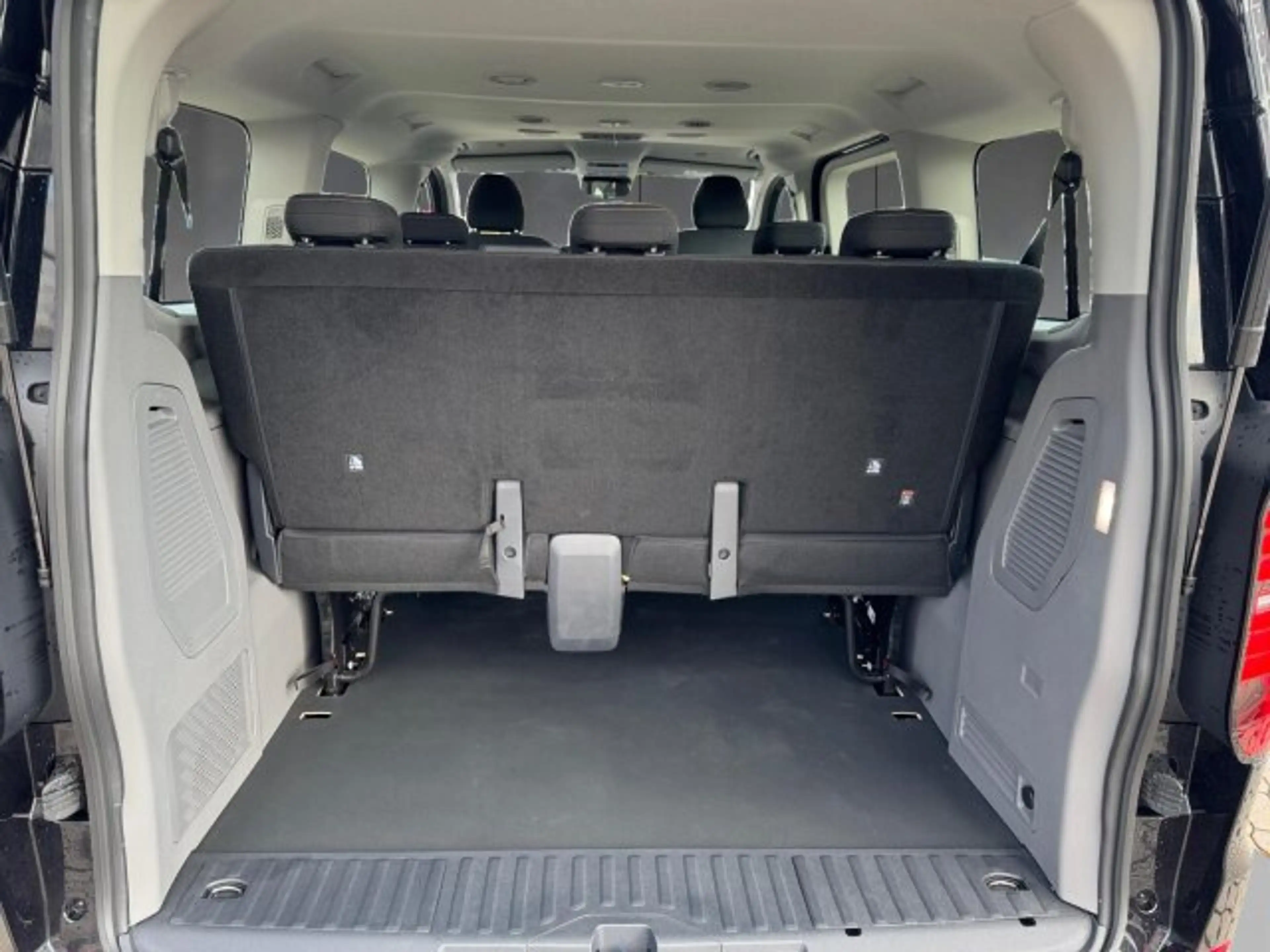 Volkswagen T7 Caravelle T7 CARAVELLE TDI **TAGESZULASSUNG**8-SITZER*LED* — photo 3