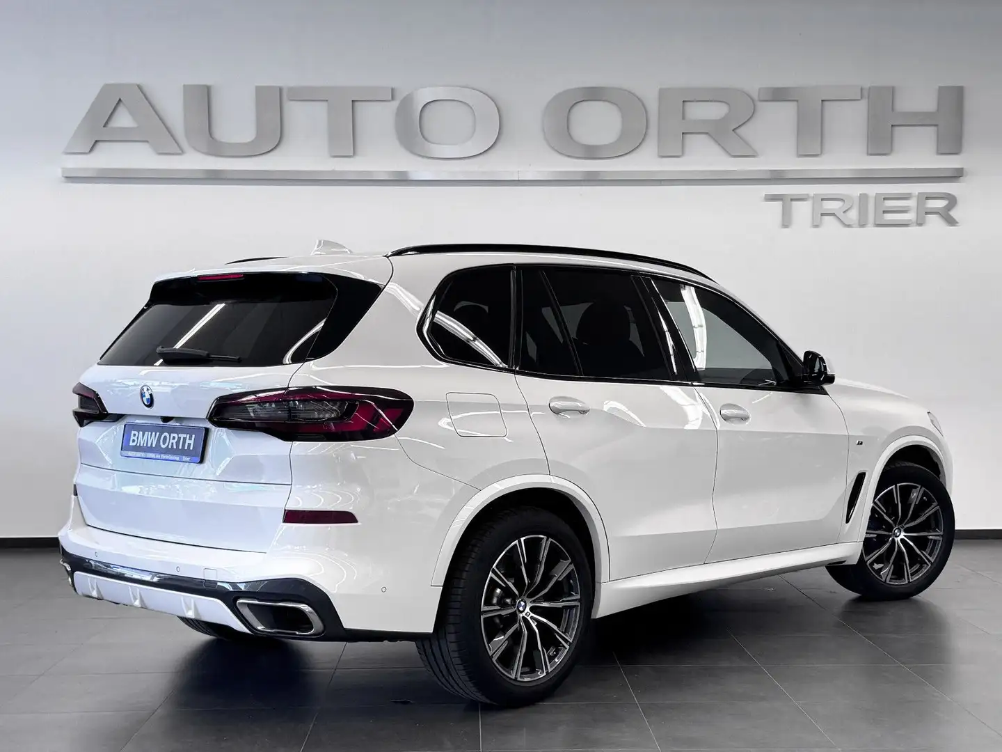 BMW X5 xDrive30d M-SPORT LEDER HUD LASER ACC CAM AHK Weiß - 2