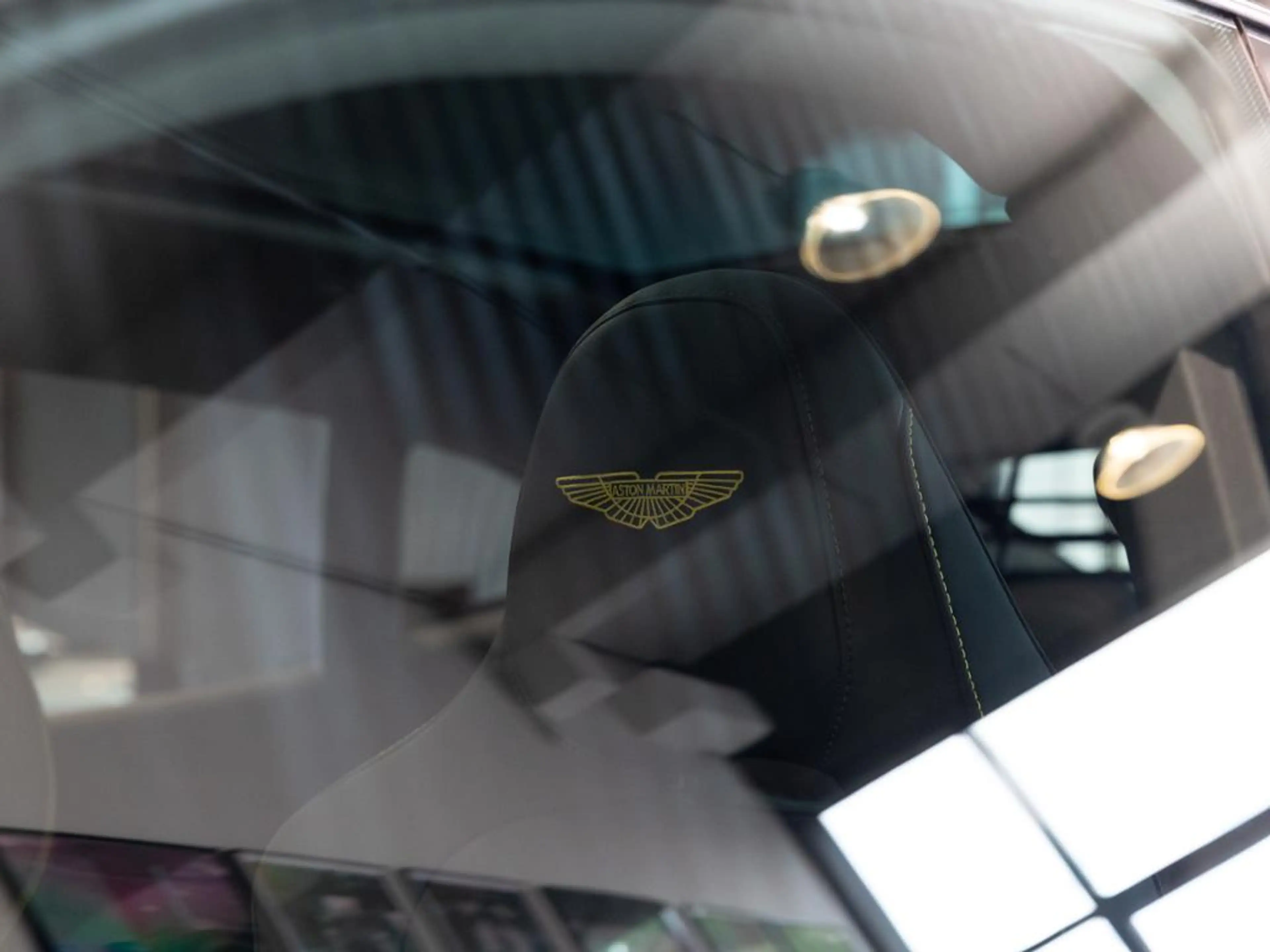 Aston Martin DBX 707 Aston Martin Hamburg — photo 6