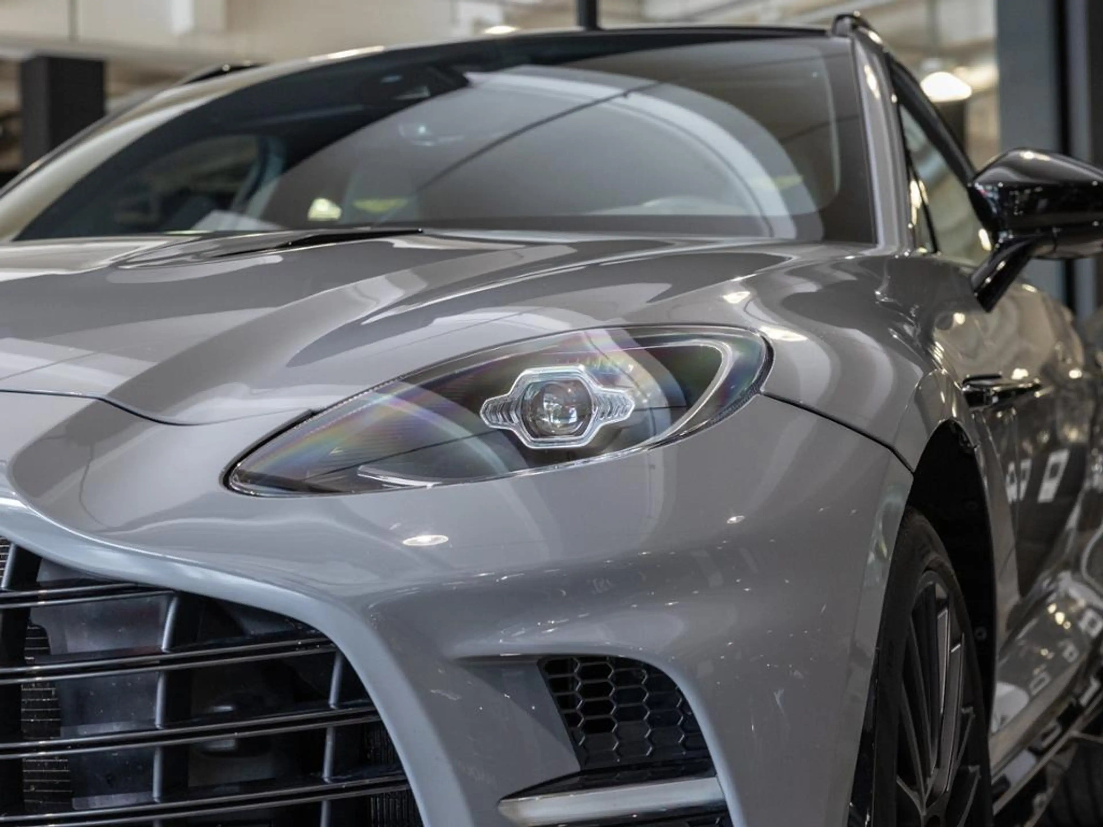 Aston Martin DBX 707 Aston Martin Hamburg — photo 15
