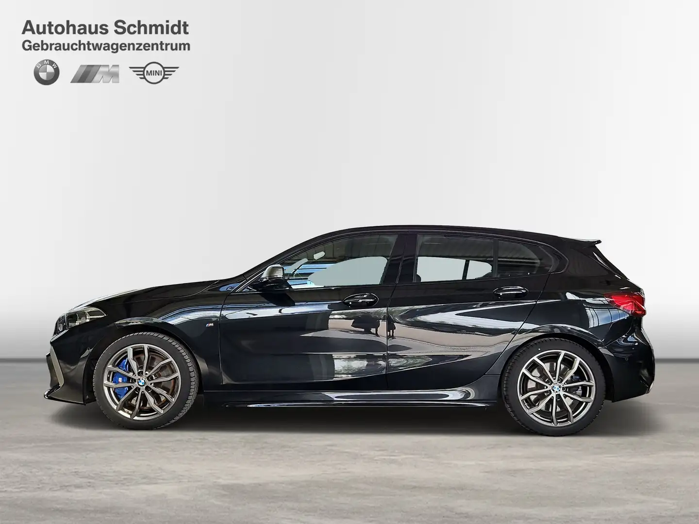 BMW 135 M135i xDrive Panorama*Harman Kardon*ACC*Parking As Zwart - 2