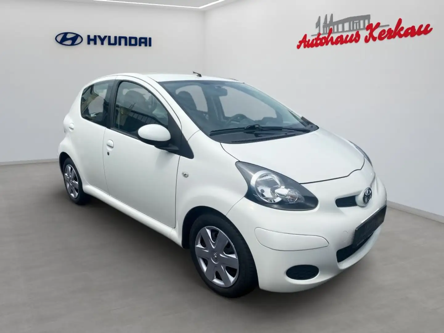 Toyota Aygo Cool Weiß - 2