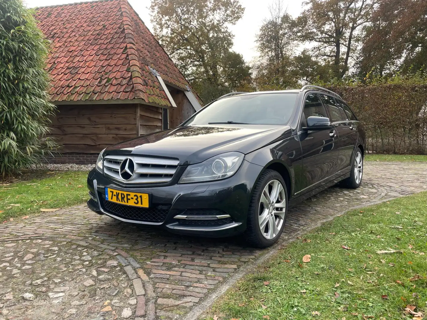 Mercedes-Benz C 180 Estate CDI Ambition Avantgarde-NAVI-XENON-1/2 LEER Zwart - 2