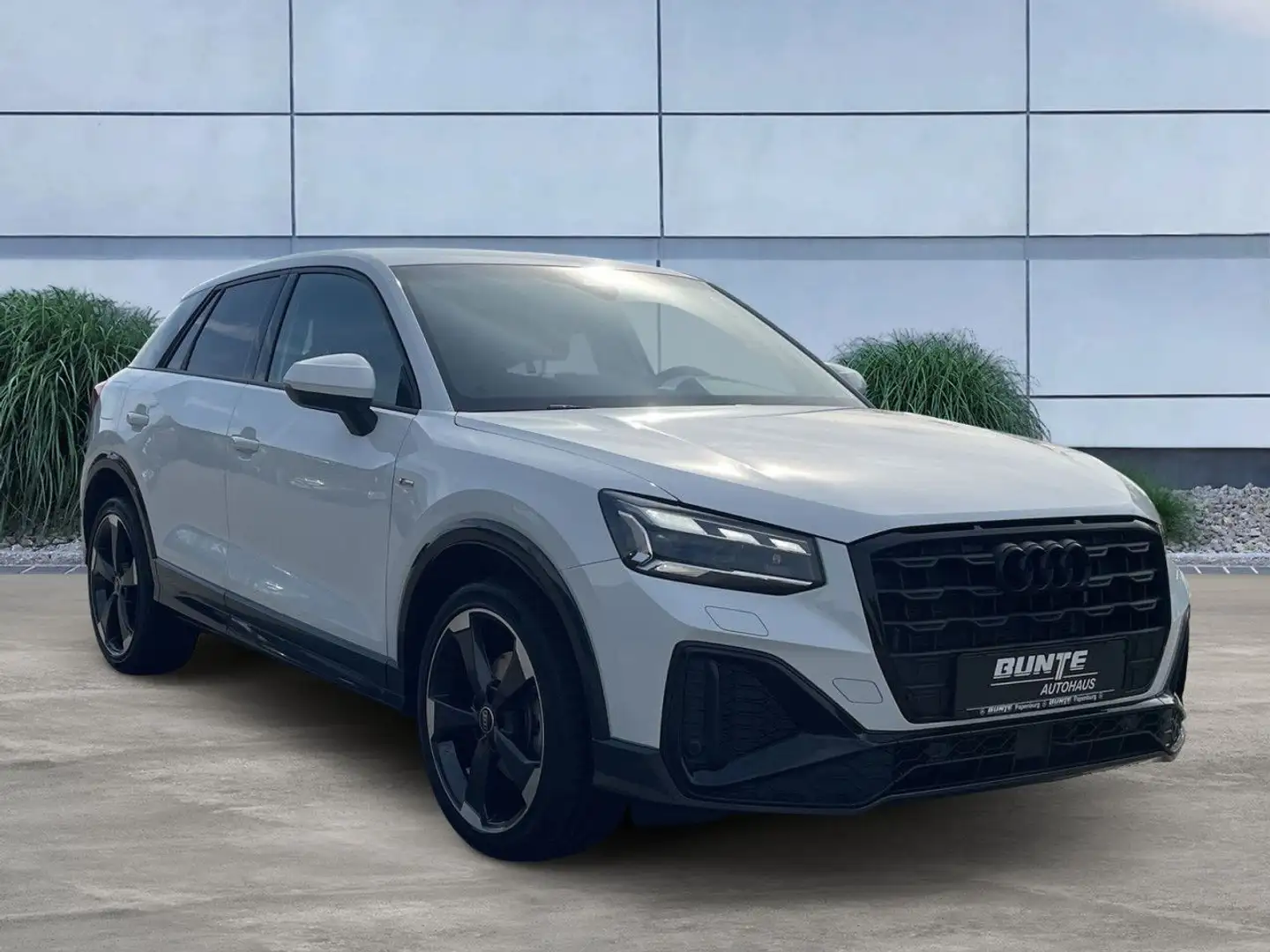 Audi Q2 35 TFSI S LINE/MATRIX-LED/AHK/MMI PLUS/ACC Navi Blanc - 2