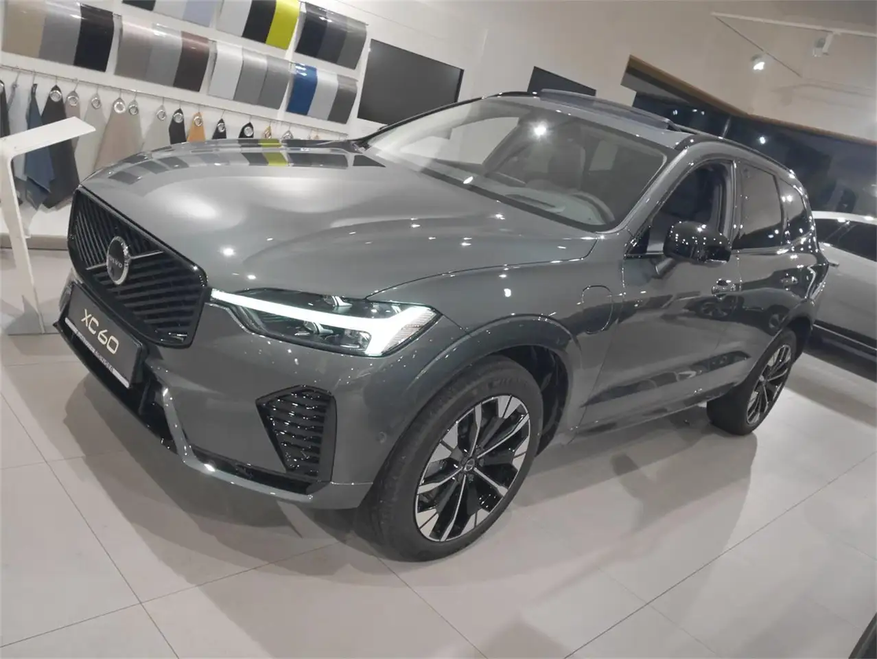 Volvo XC60 T6 AWD Geartr. Plus Dark