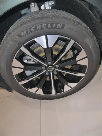 Volvo XC60 T6 AWD Geartr. Plus Dark Ansicht 11