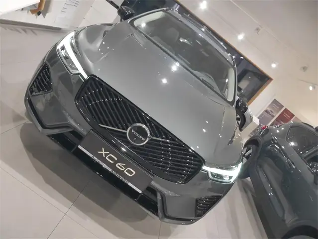 Volvo XC60 T6 AWD Geartr. Plus Dark Ansicht 13