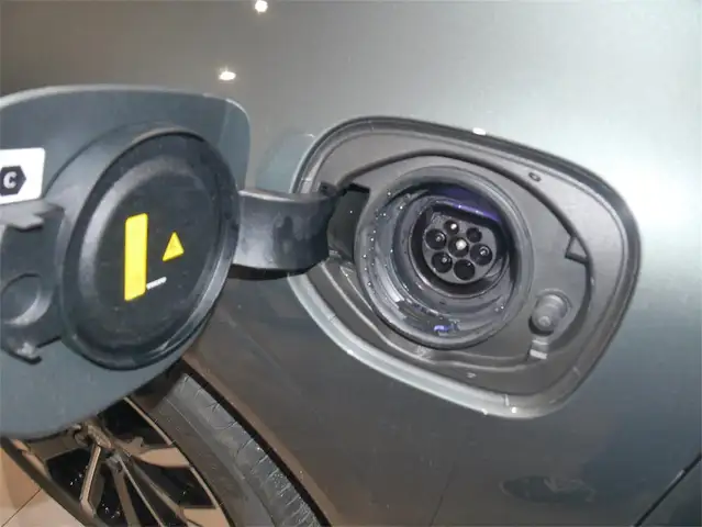 Volvo XC60 T6 AWD Geartr. Plus Dark Ansicht 10