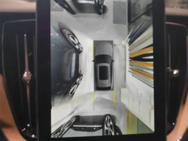 Volvo XC60 T6 AWD Geartr. Plus Dark Ansicht 18