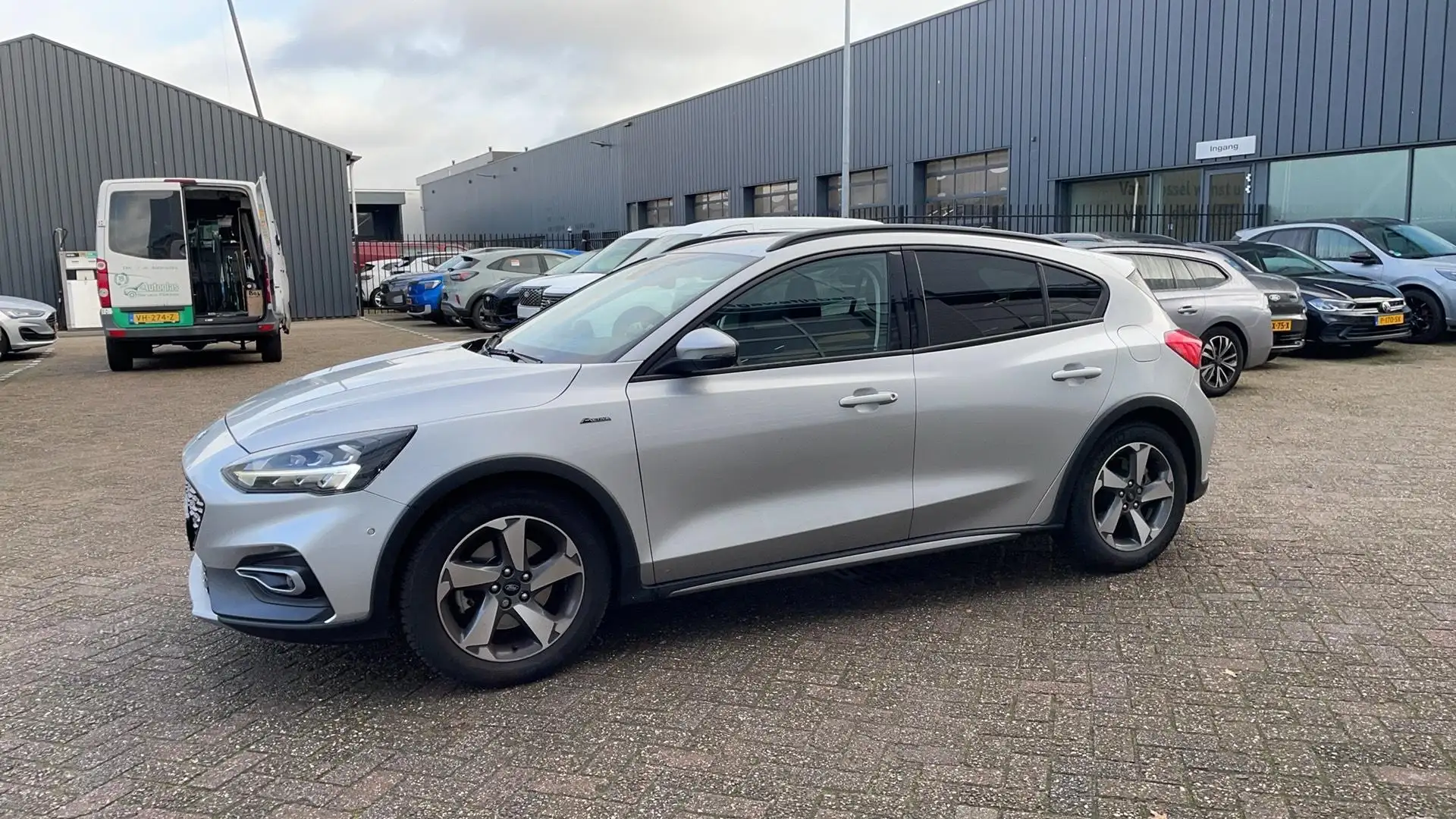 Ford Focus 1.5 EcoBoost 150pk Automaat Active Business | Wint Grijs - 2