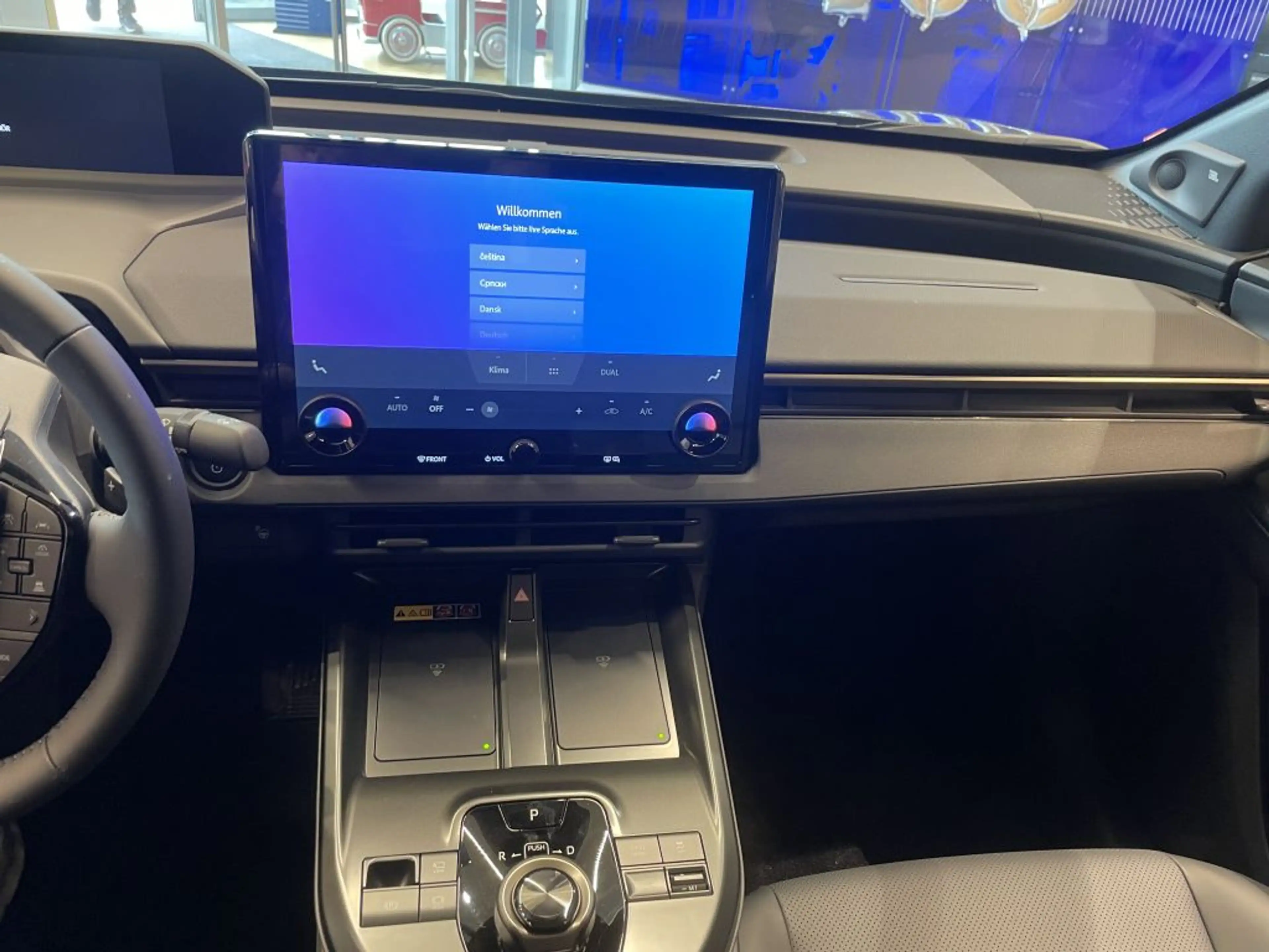 Toyota bZ4X AWD Lounge — photo 10