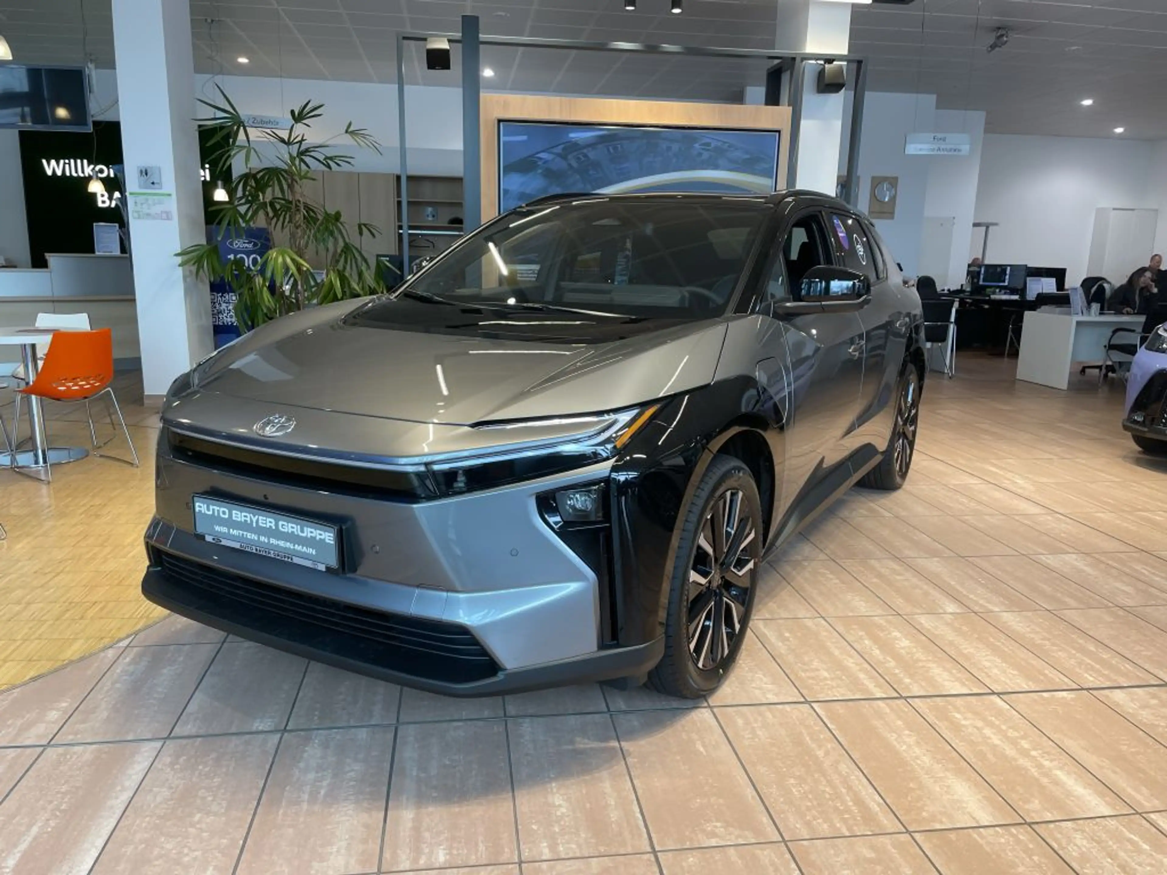 Toyota bZ4X AWD Lounge — photo 5