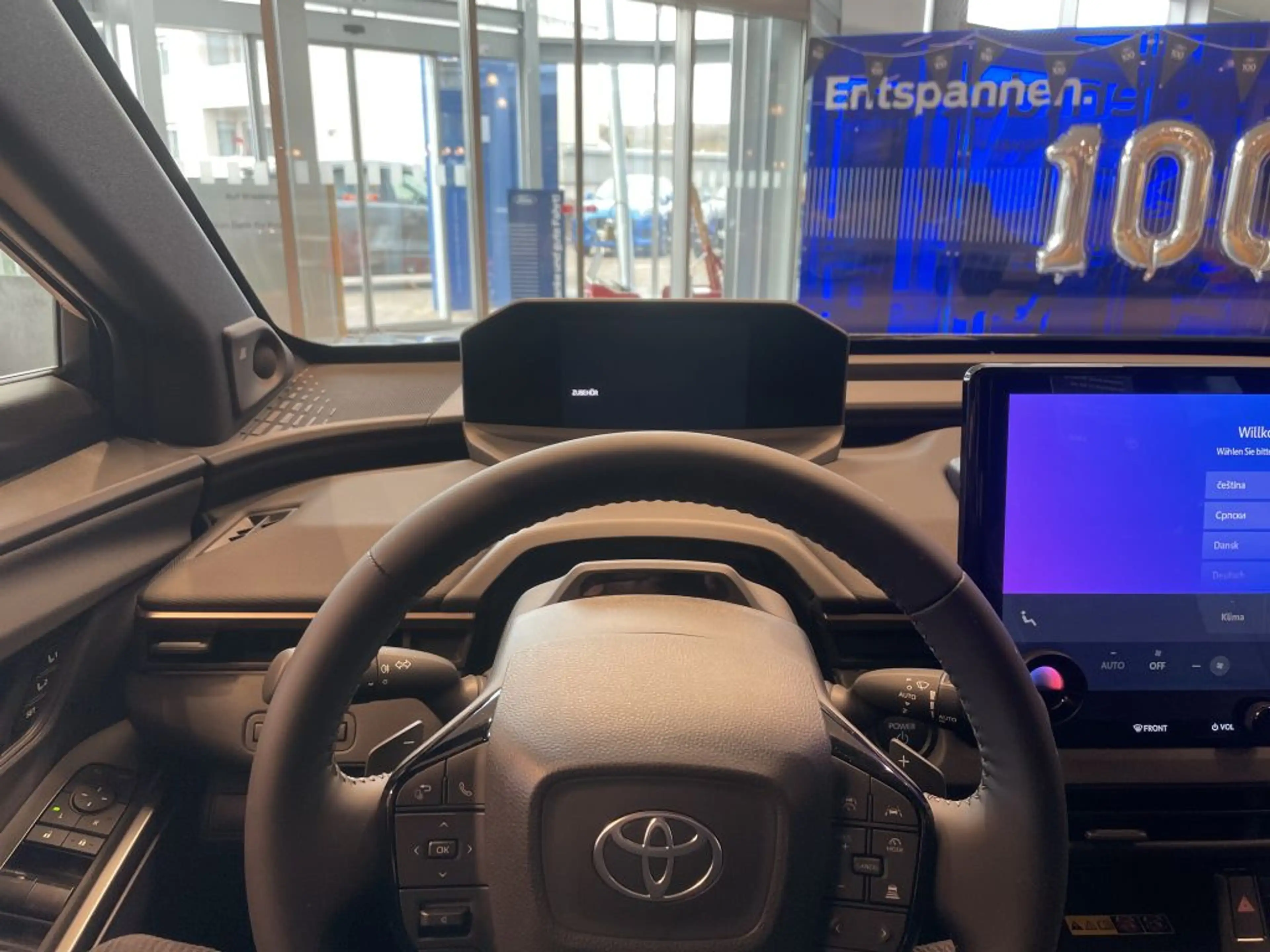 Toyota bZ4X AWD Lounge — photo 9