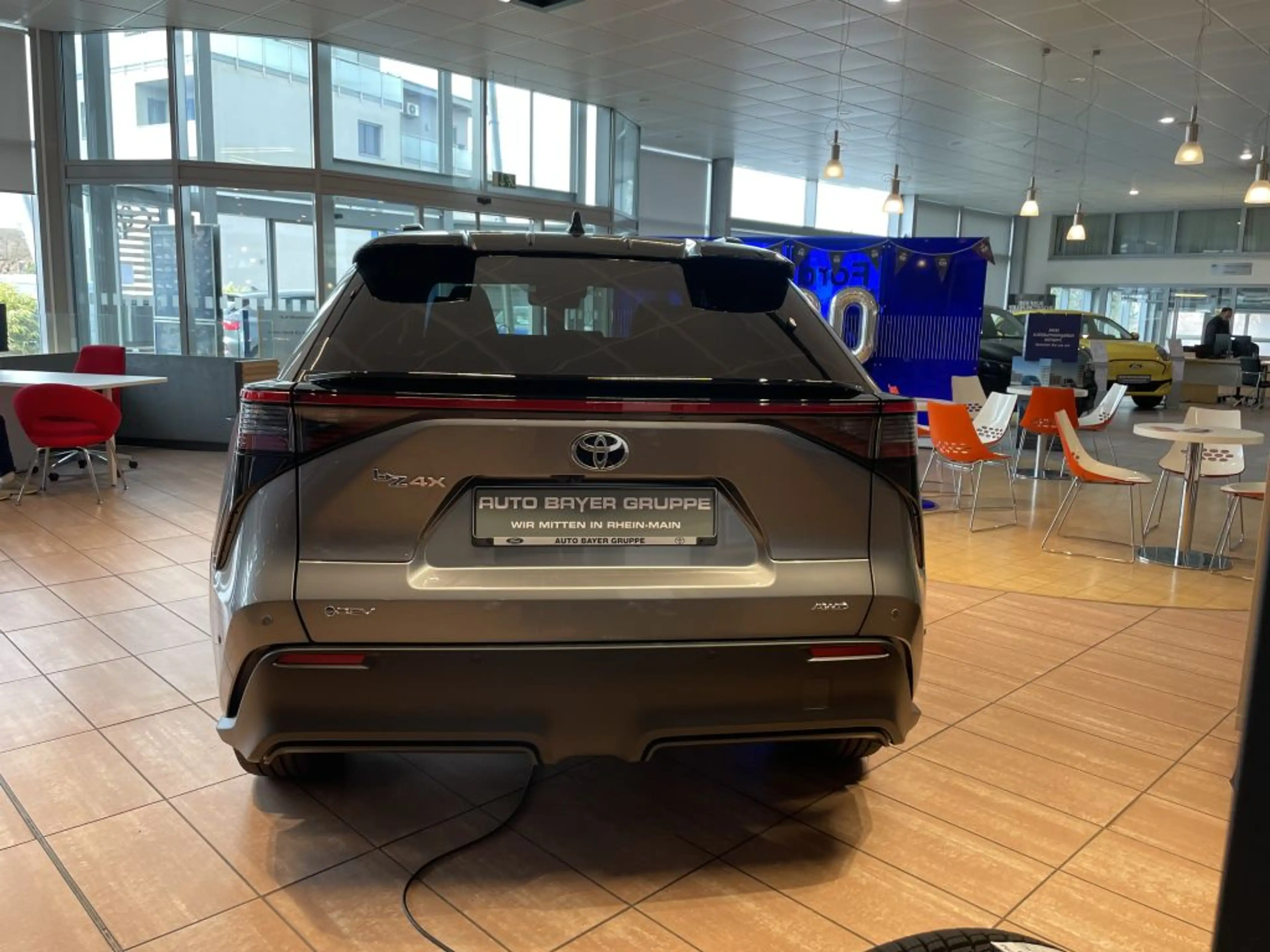 Toyota bZ4X AWD Lounge — photo 2