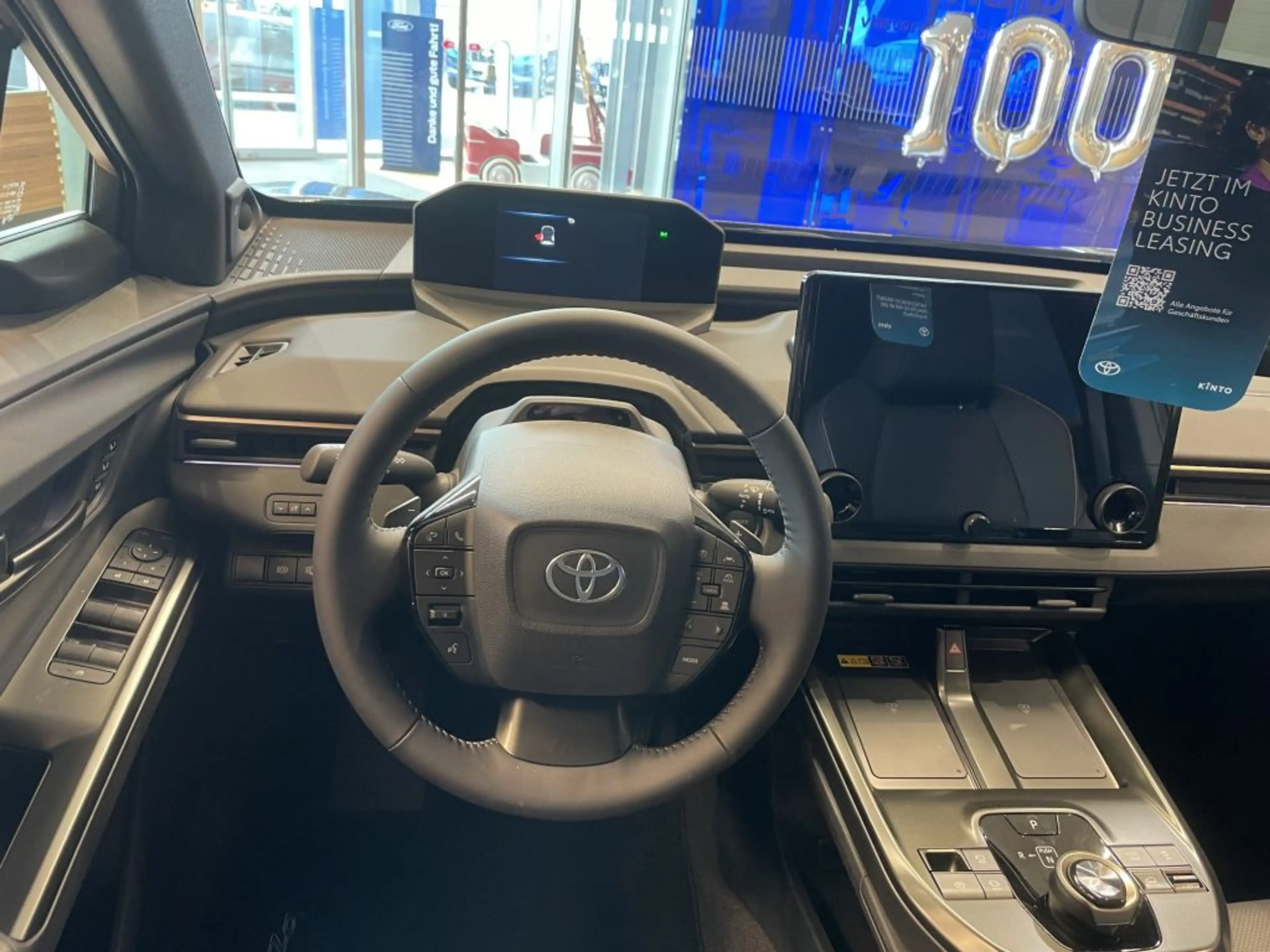 Toyota bZ4X AWD Lounge — photo 8