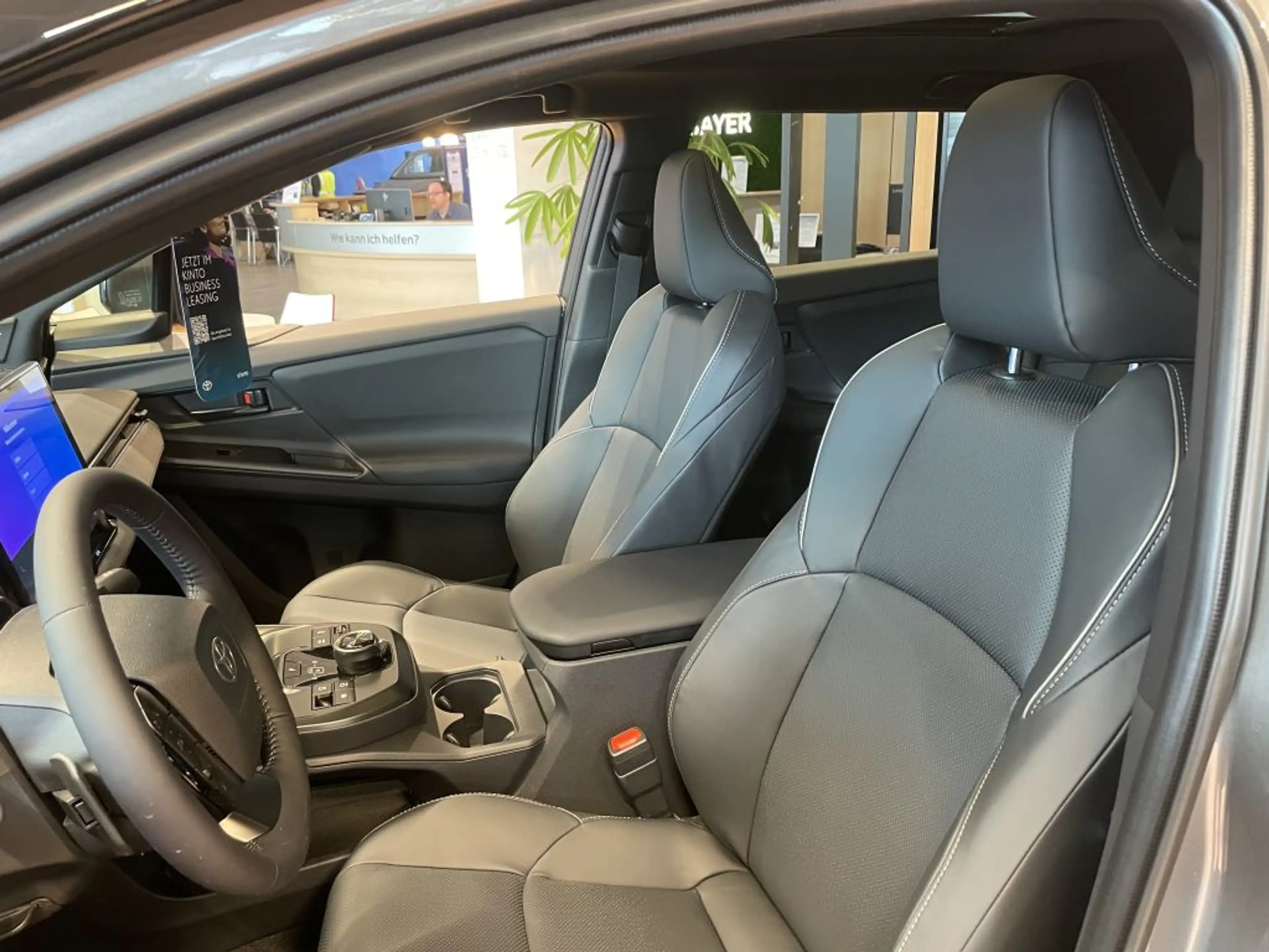 Toyota bZ4X AWD Lounge — photo 12