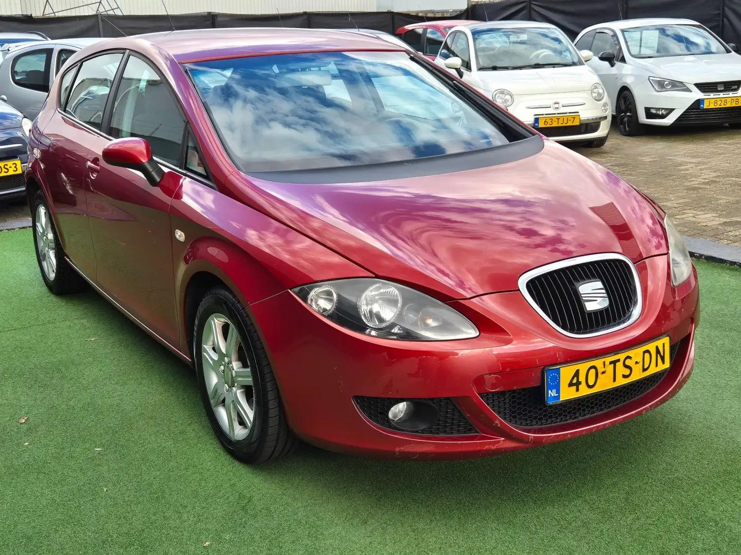 SEAT Leon 1.9 TDI 1e eig NAP! Rot - 2