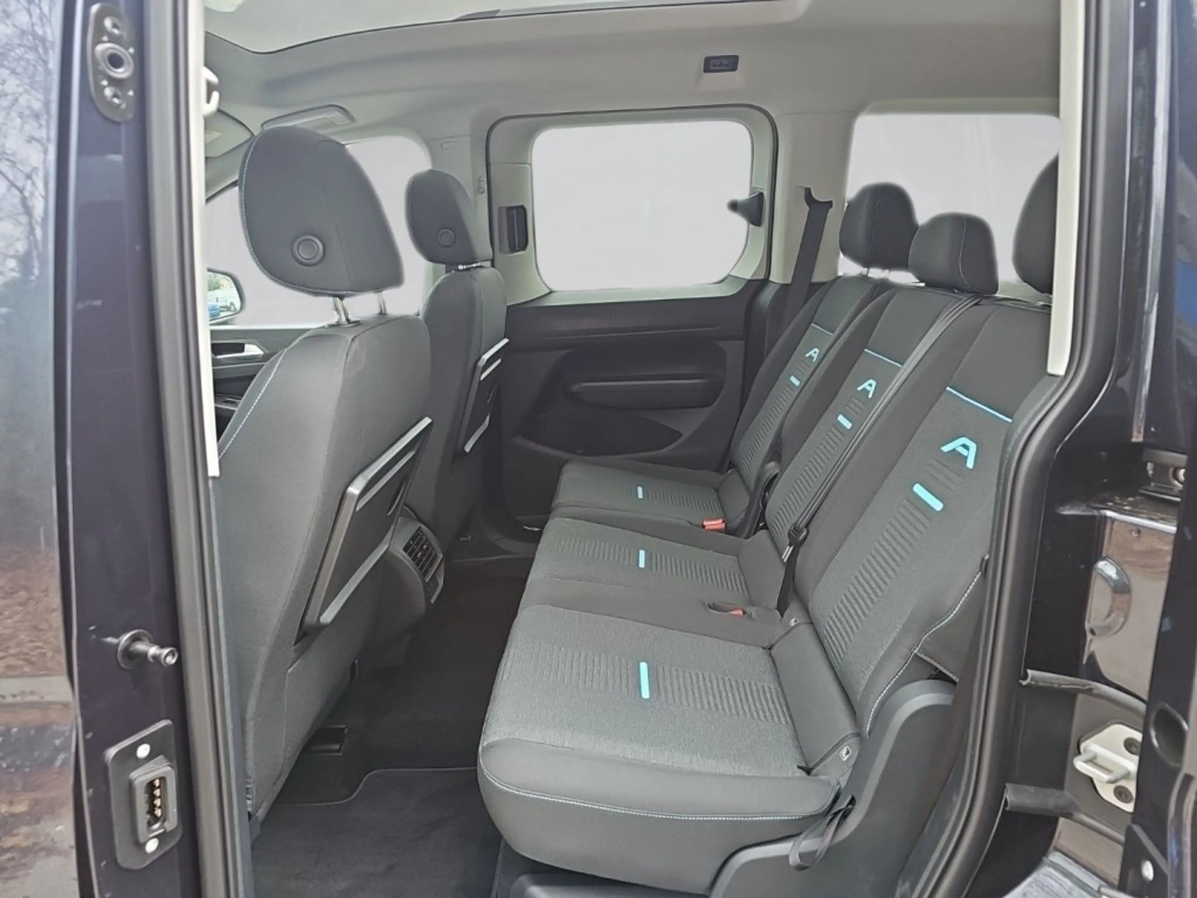 Ford E-Transit Tourneo Connect Active 2,0L Eblue 122PS M AWD — photo 7