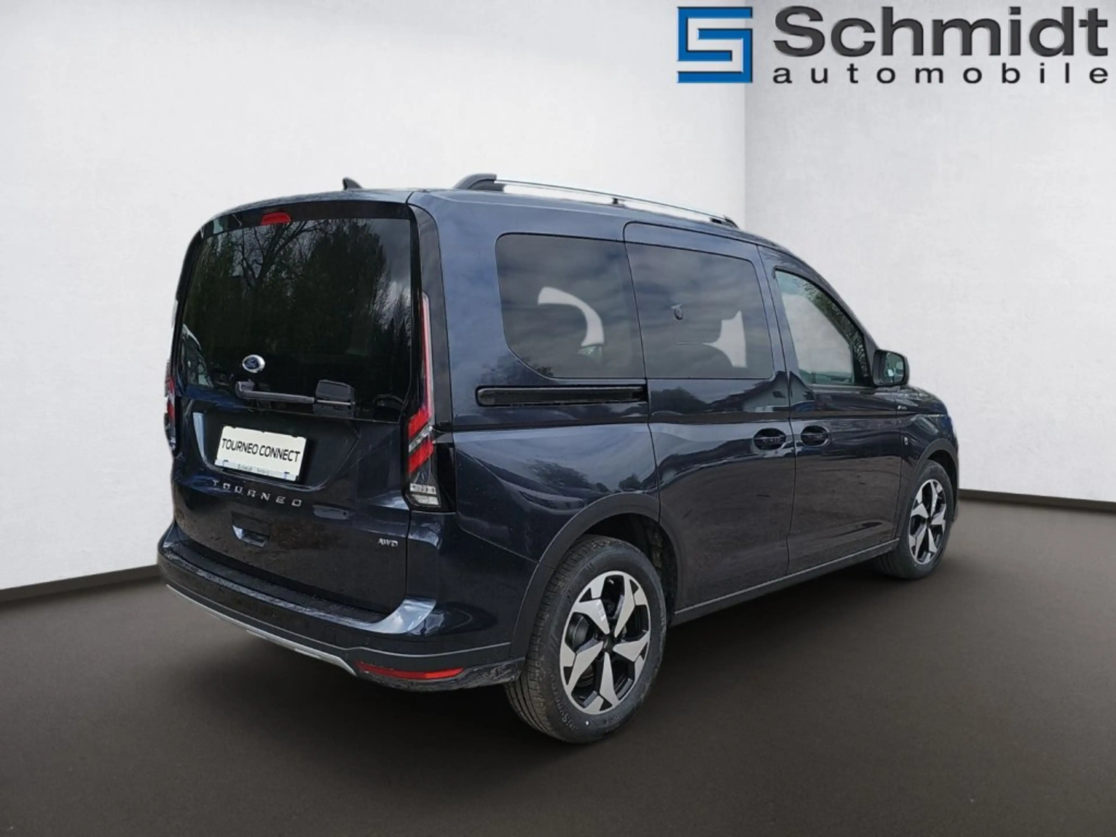 Ford E-Transit Tourneo Connect Active 2,0L Eblue 122PS M AWD — photo 4