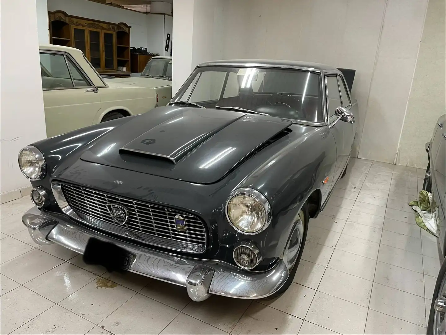 Lancia Flaminia Coupé Pininfarina 2.8 Grau - 2