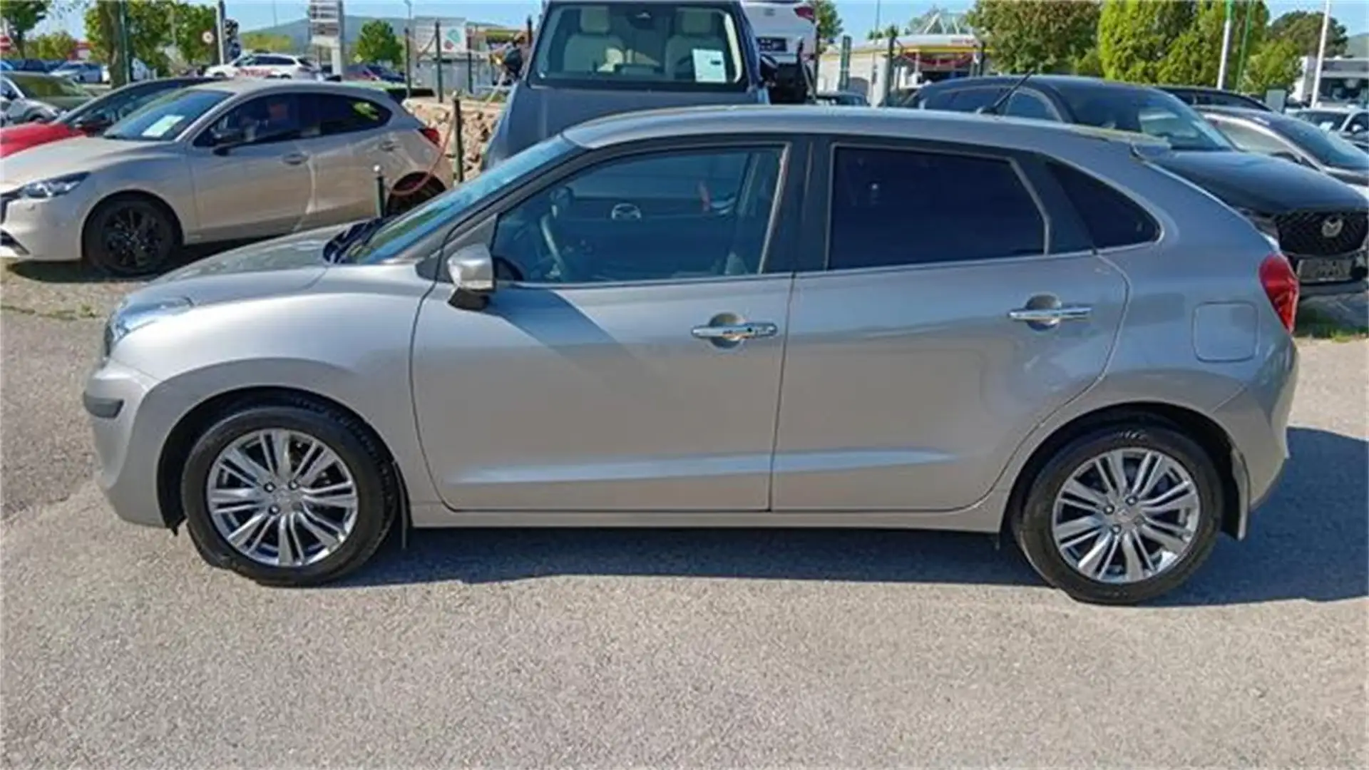Suzuki Baleno BALENO 1.0 DITC Flash Aut. Silber - 2