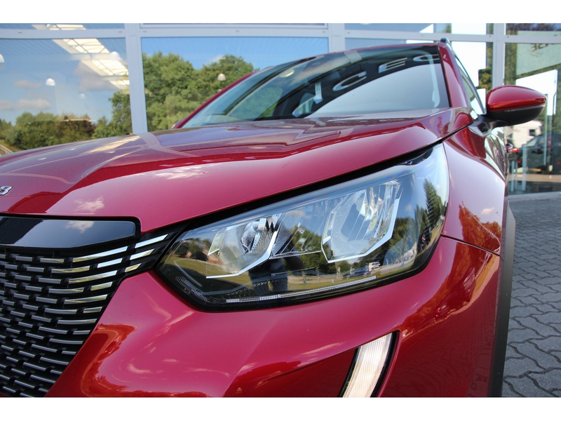 Peugeot 2008 Allure Pack PT 130 EAT8 Carplay LED Navi — photo 5