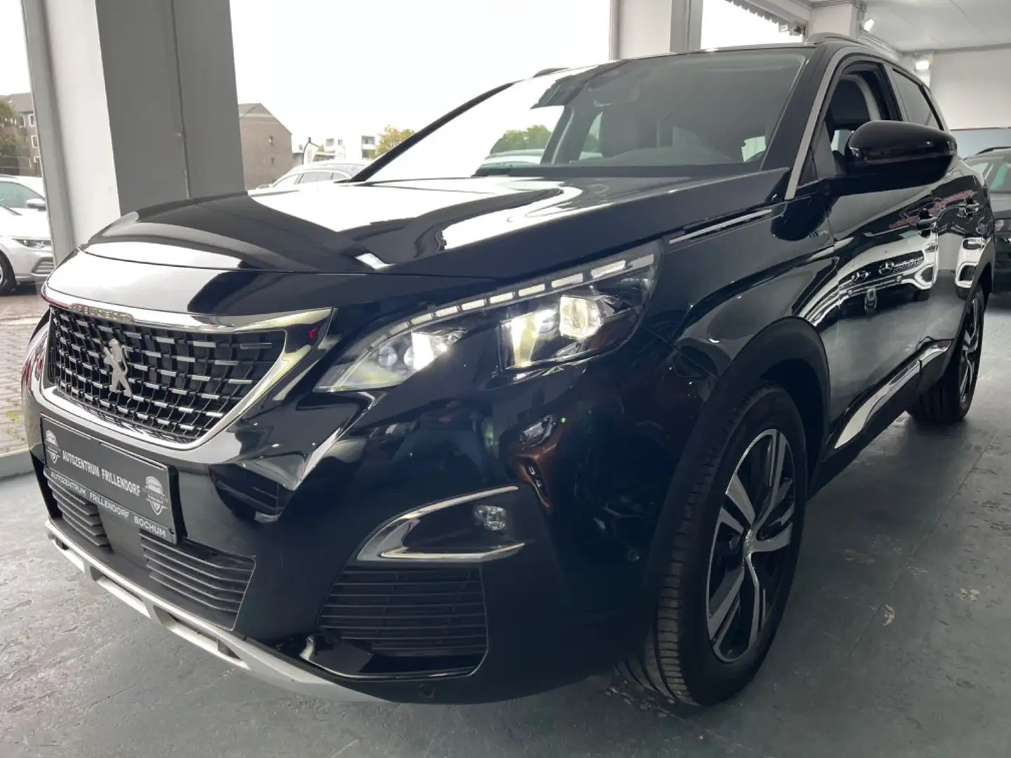 Peugeot 3008 Hybrid 225 GT AUTOMATIK/LED/NAVI/KAMERA!! Schwarz - 1