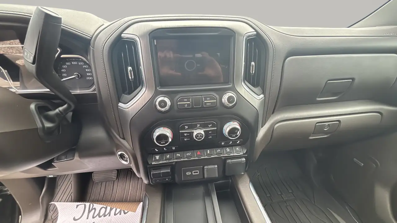 GMC Sierra 3500HD снимка GMC Sierra 3500HD