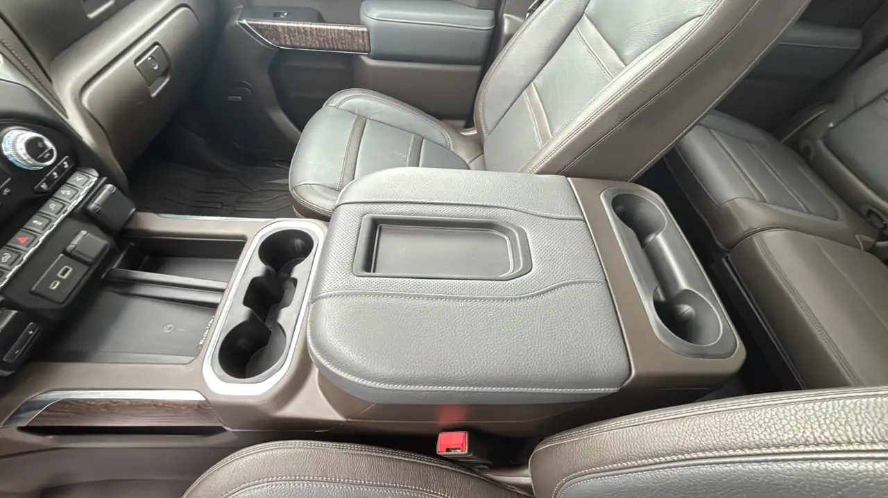 GMC Sierra 3500HD снимка GMC Sierra 3500HD