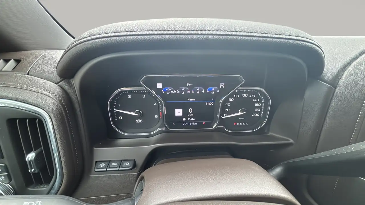 GMC Sierra 3500HD снимка GMC Sierra 3500HD