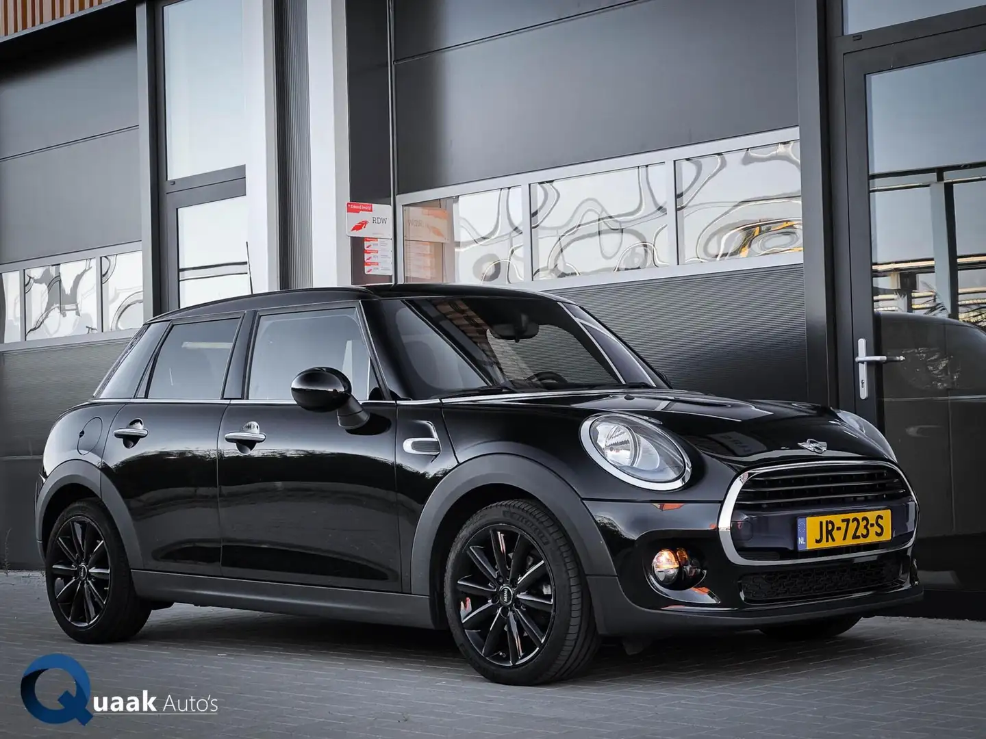 MINI Cooper Mini 1.5 Zwart - 1